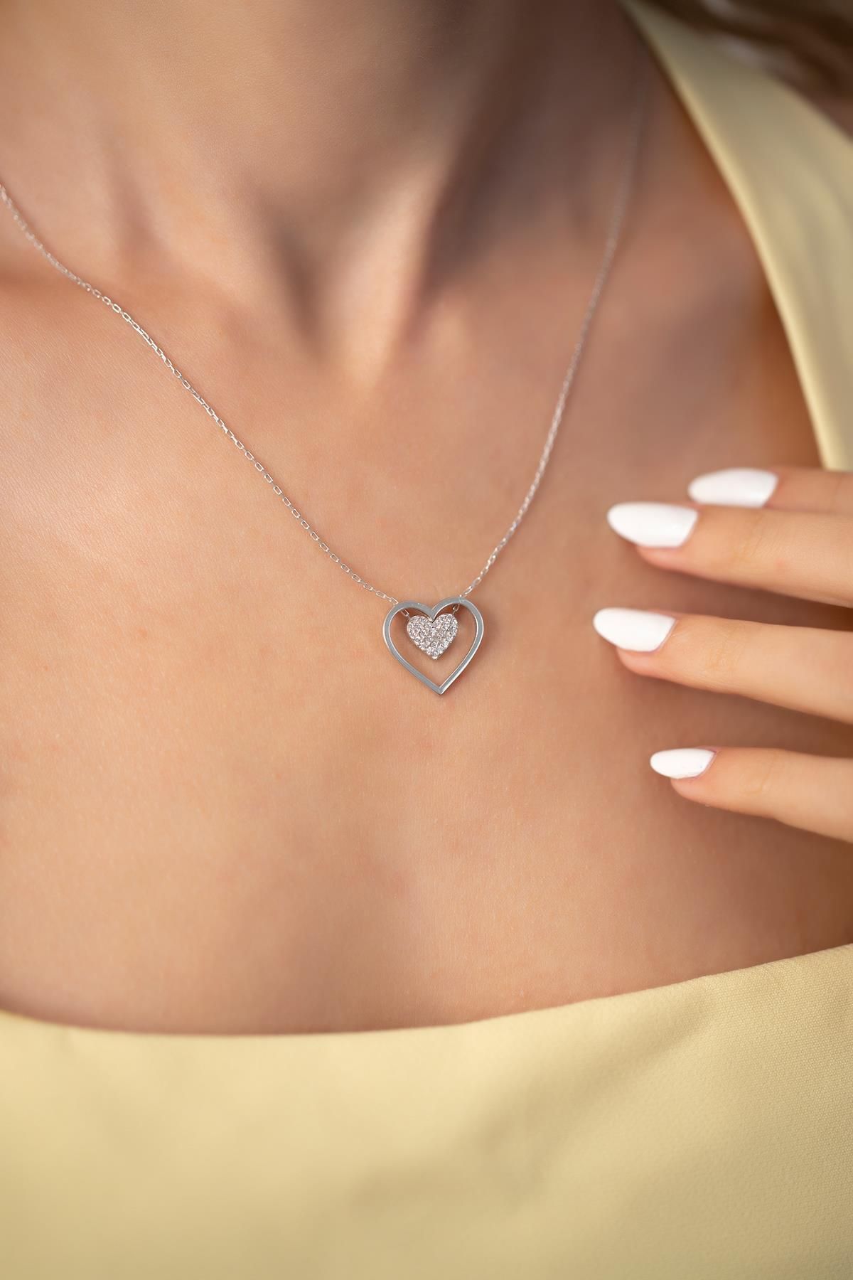 Ninova Silver Çift Kalp Model Gümüş Zirconia Kolye