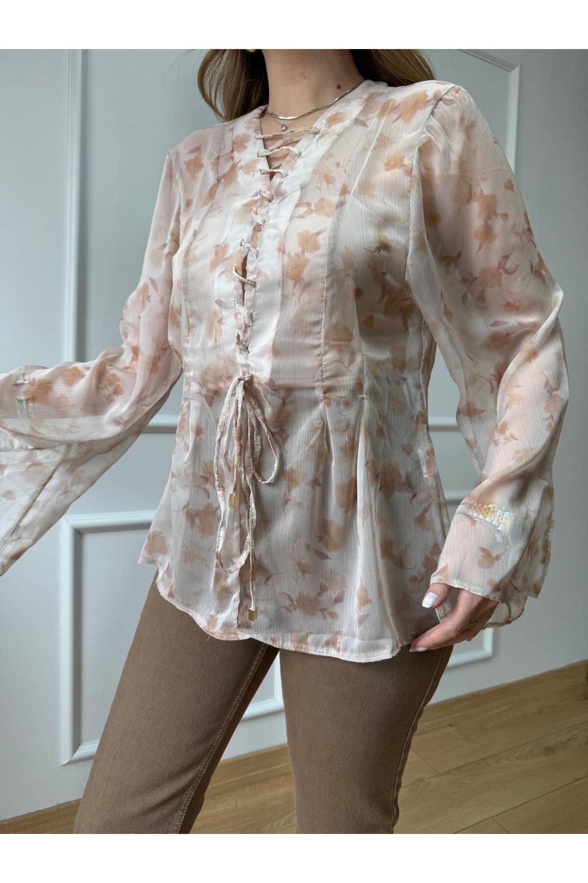 Size Özgü Krem Bağcık Detaylı Şifon Bluz