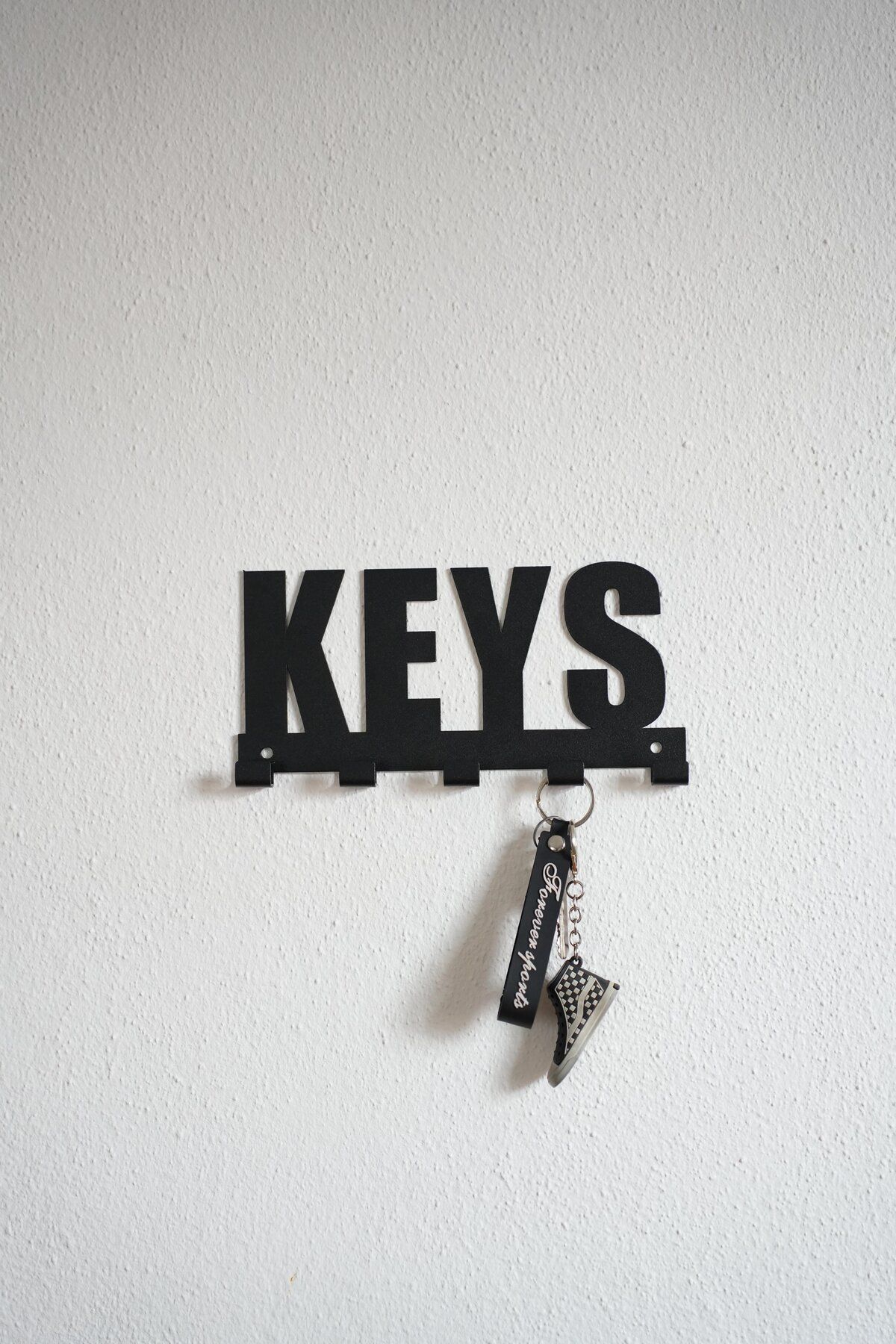 Renklendir Hayatını Keys Yazılı Metal Anahtar Askısı Metal Anahtarlık Dekoratif Anahtar Askılığı Siyah 23 cm x 11 cm