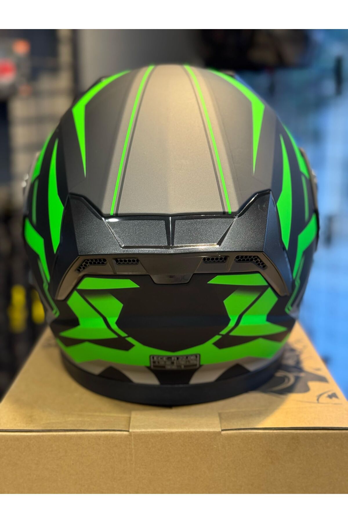 JK AKKUŞ MOTOSİKLET JK MATT BLACK WITH GREEN DECAL YENİ MODEL ÇENE AÇILIR GÜNEŞ GÖZLÜKLÜ