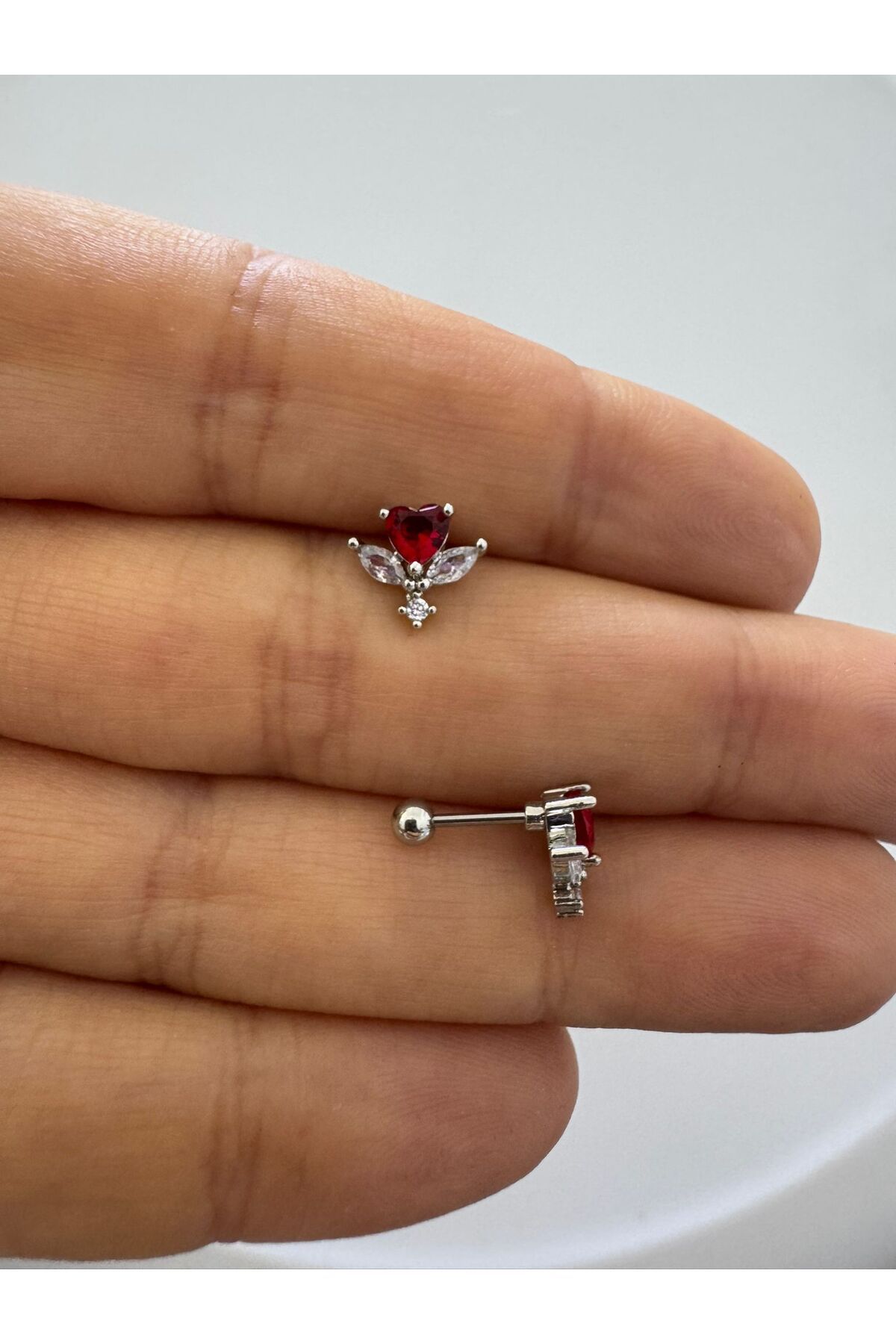 Arescollection zirkon taşlı helix lobe tragus uyumlu 1 adet piercing küpe