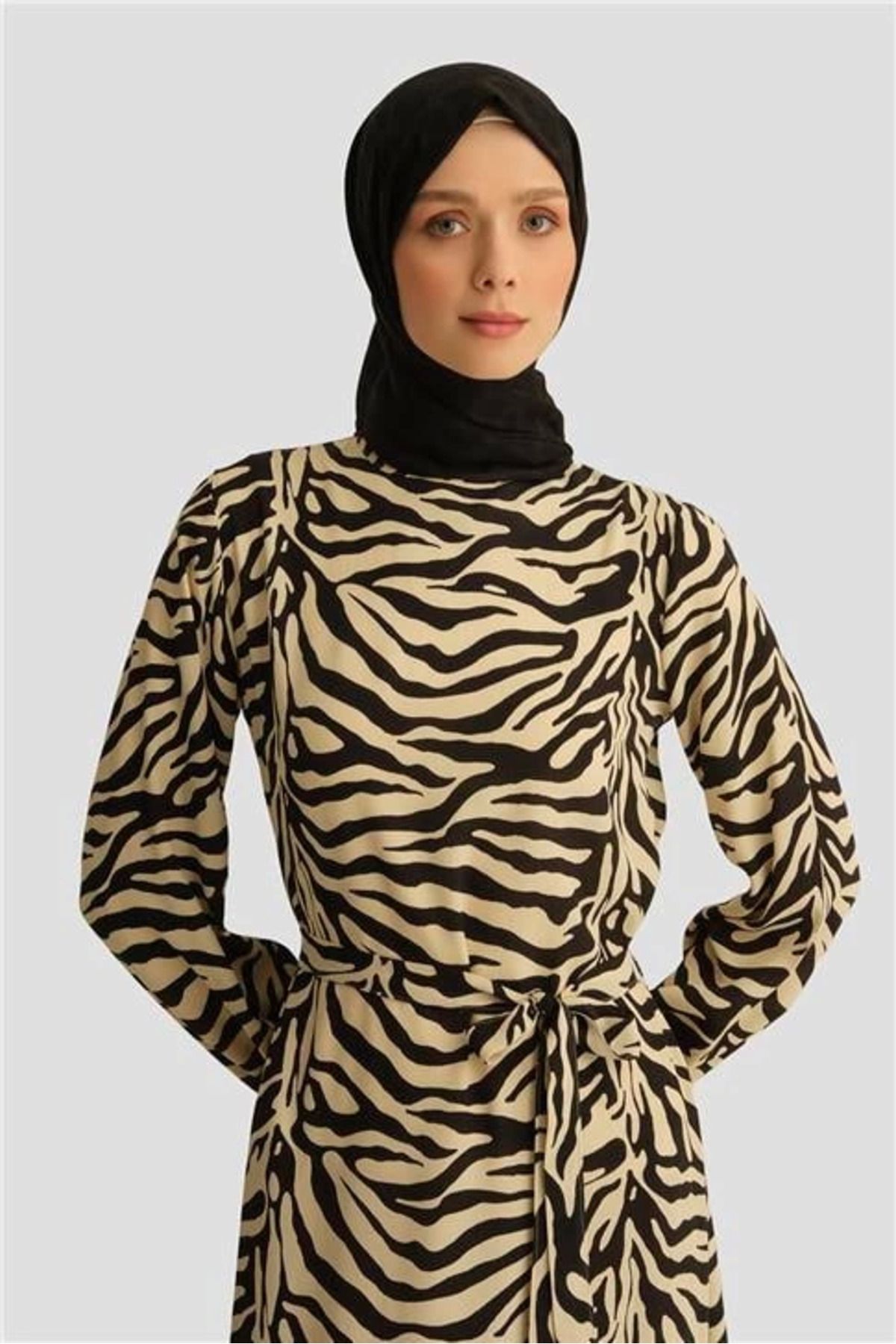 aradimtaradim Armine Trend Elbise 25YT928 Siyah - Beyaz