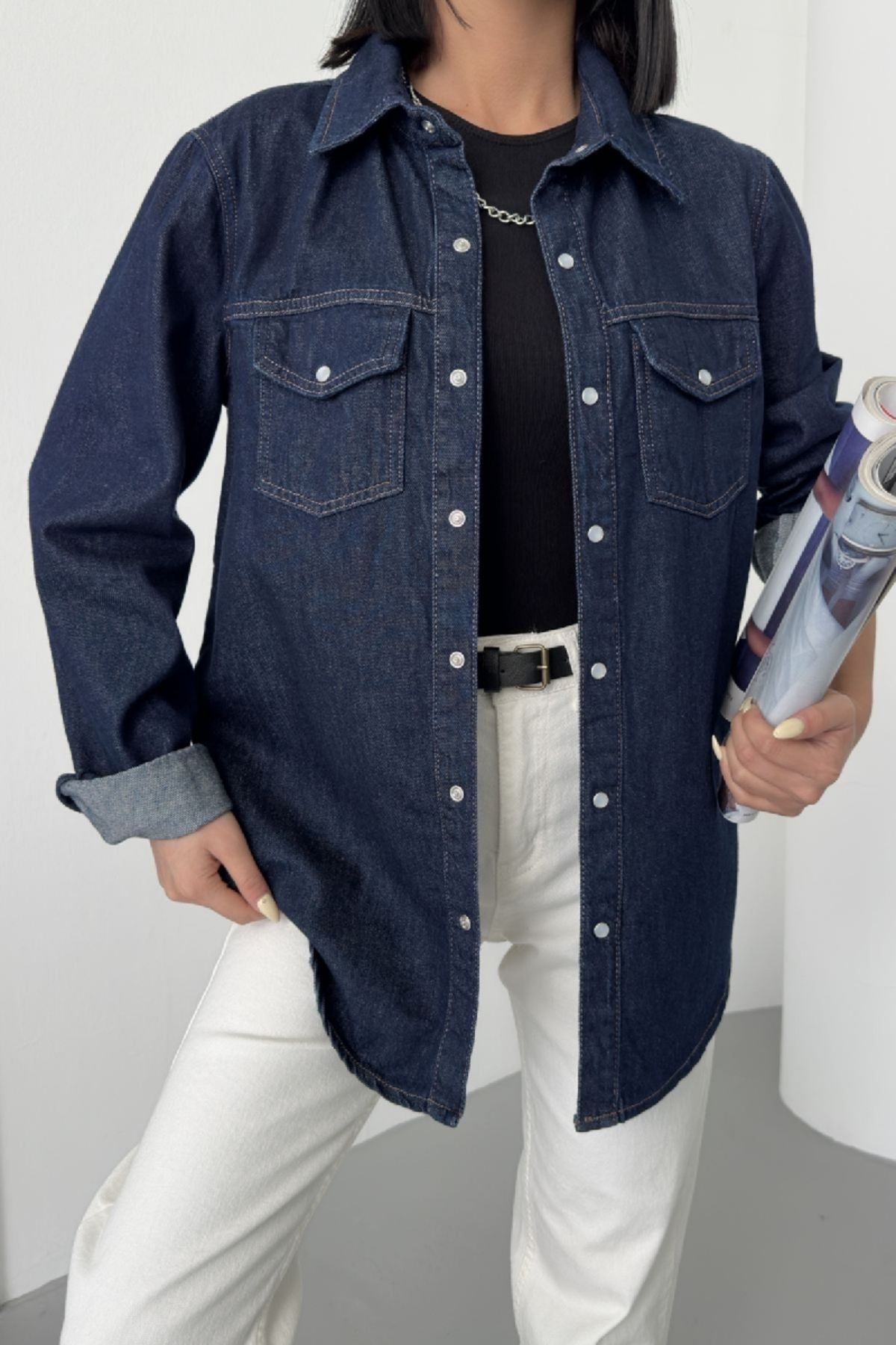 RICHMOST Klasik Yakalı Uzun Kollu Çıtçıt Kapama Detaylı Kadın Kot Gömlek Denim Dört Mevsim Slaplı Lacivert