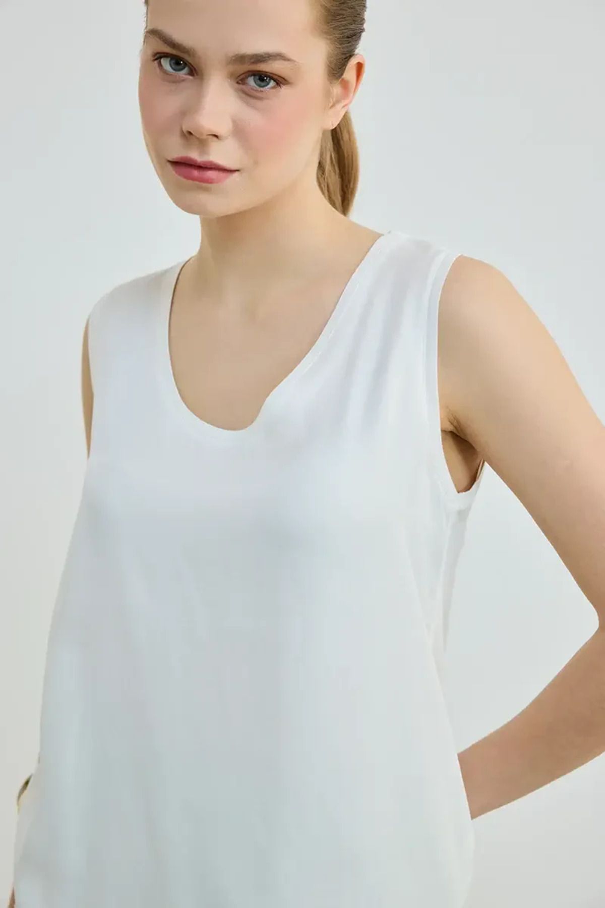 Gusto-Tank Top with Sartan Front and Back in Ecru Color 3