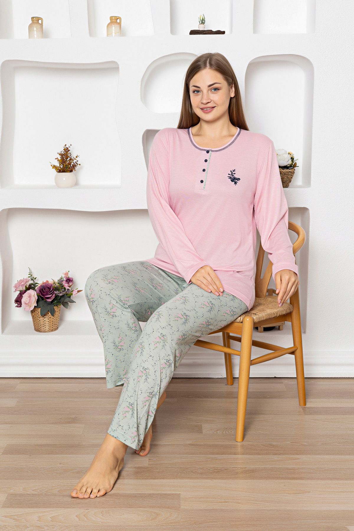 Fulla Moda Büyük Beden Çiçek Desenli Uzun Kollu Pijama Takımı
