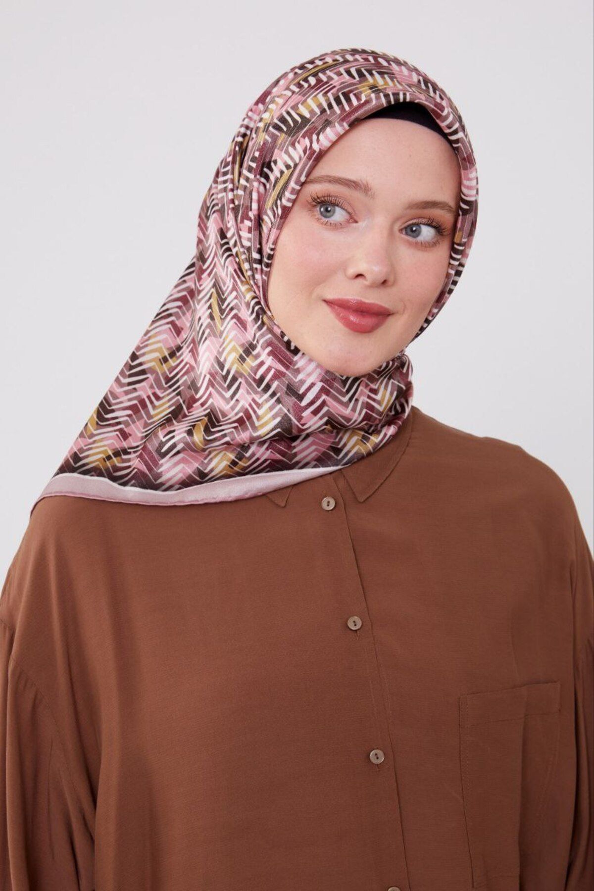 Levidor Geometrik Zigzag Desen Işıltılı Kristal Eşarp
