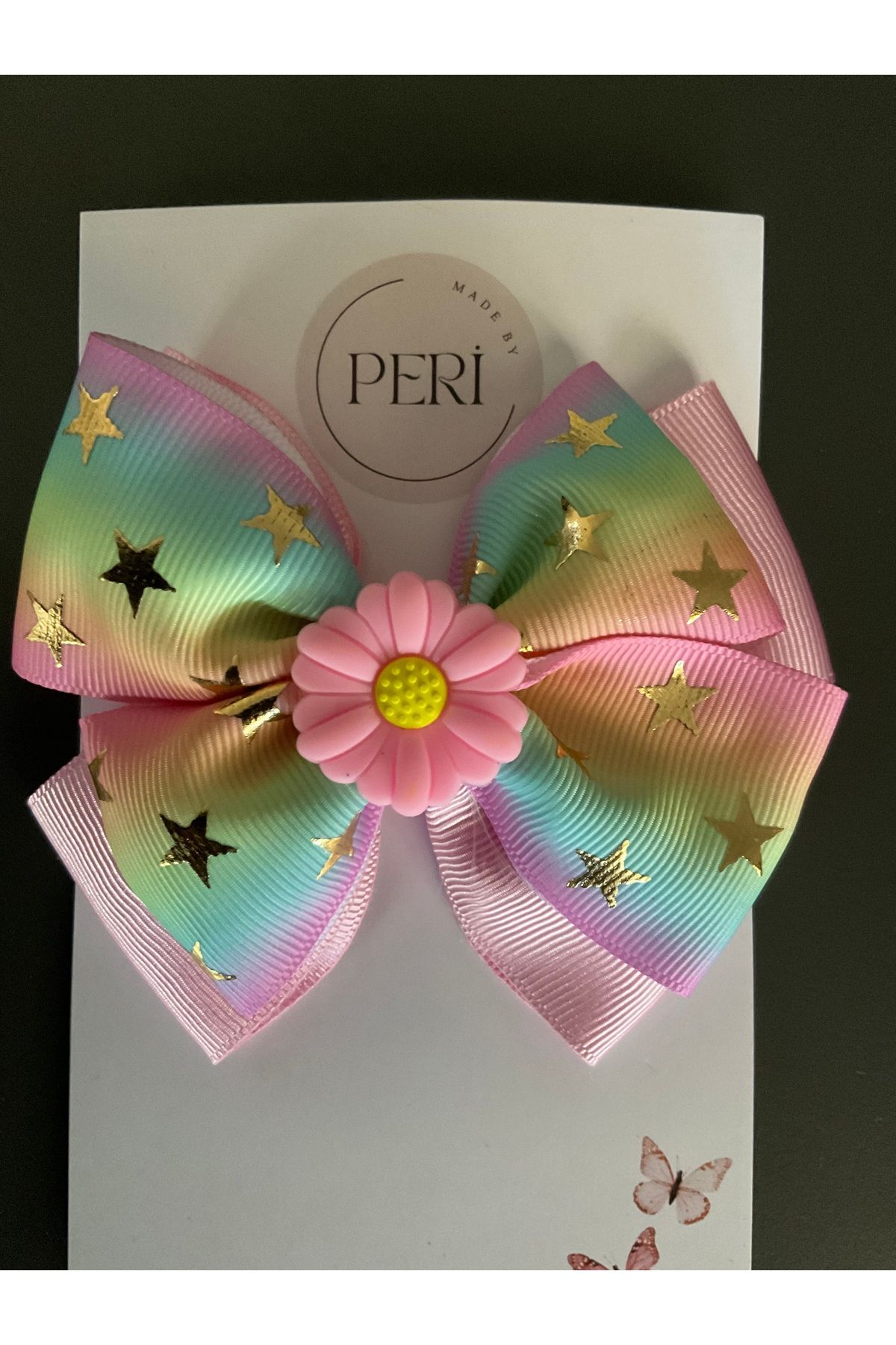 MADE BY PERİ Toka;Pembe ve çok renkli, gold yıldız desenli grogren kurdeleden çocuk toka.