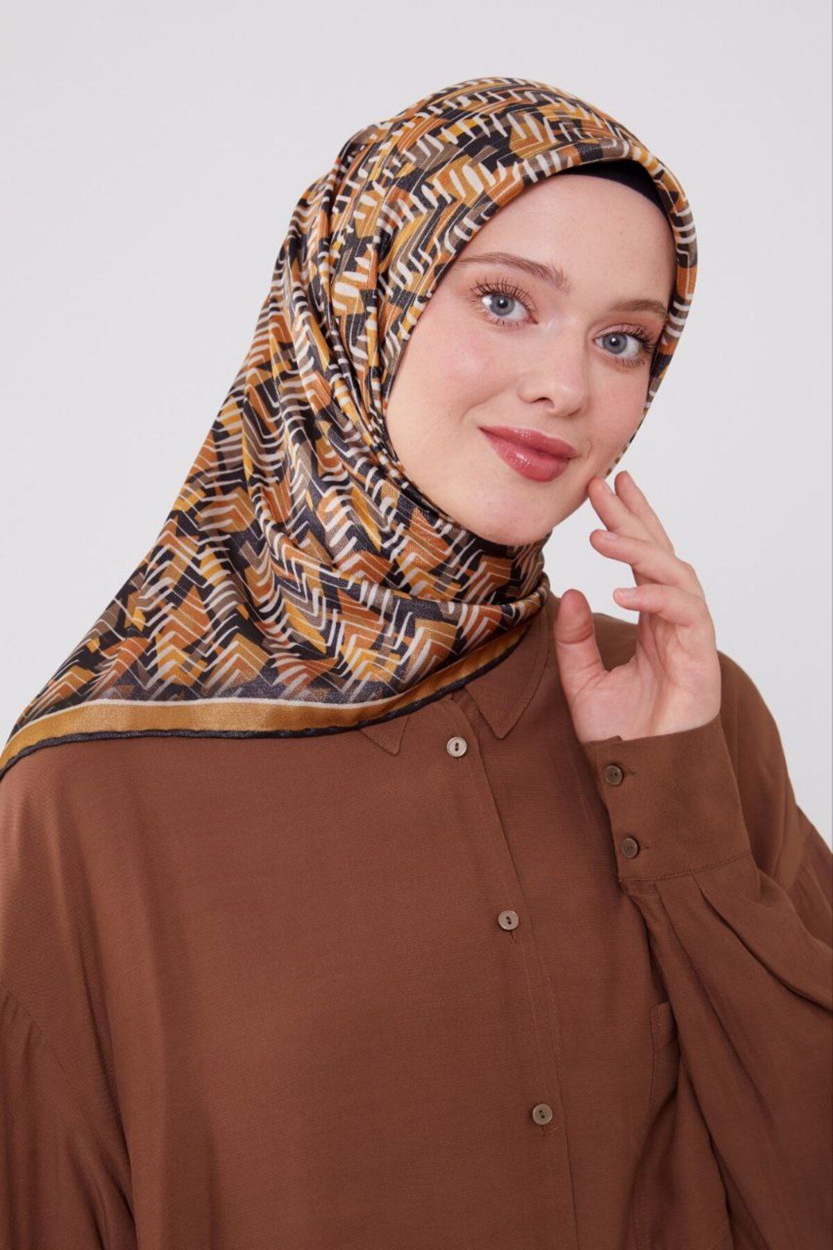 Levidor Geometrik Zigzag Desen Işıltılı Kristal Eşarp
