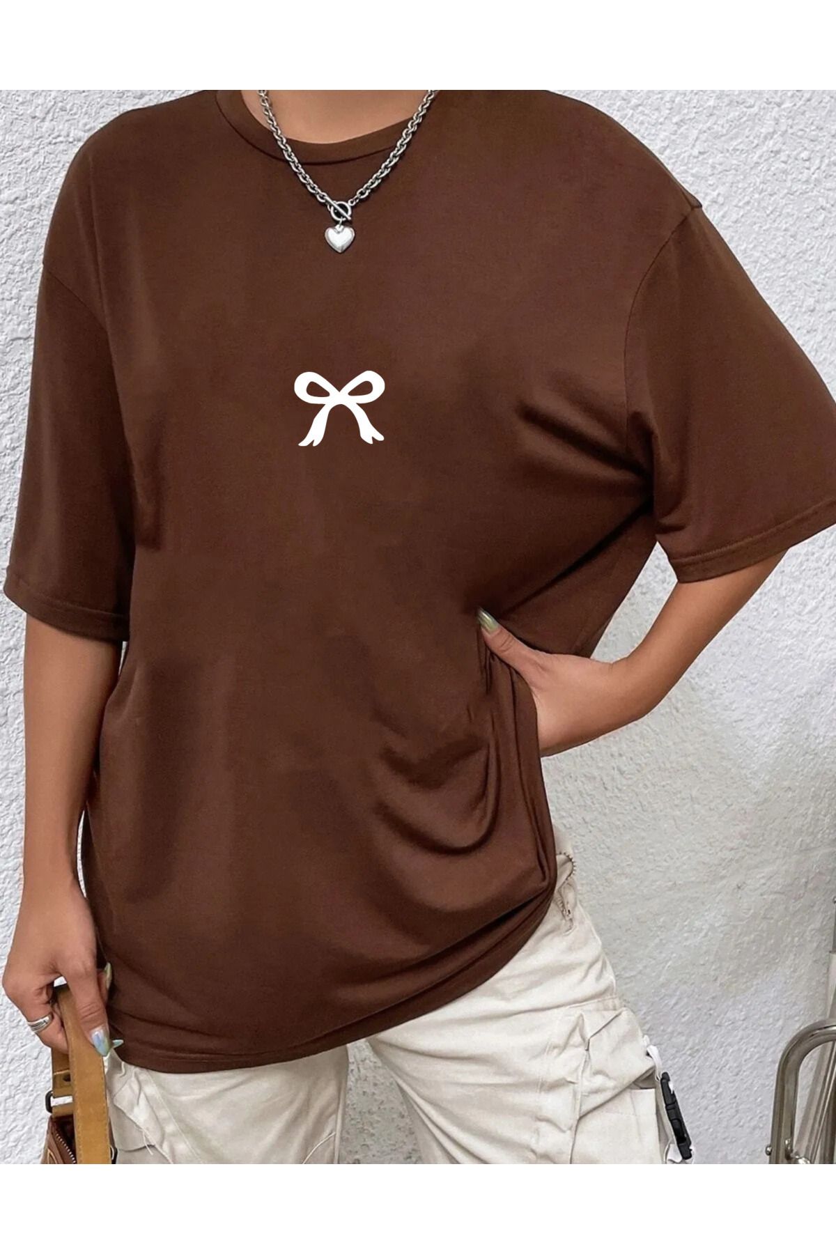 NEMESA Kadın/Kız Kurdele Baskılı Oversize Düşük Kol Bisiklet Yaka T-Shirt
