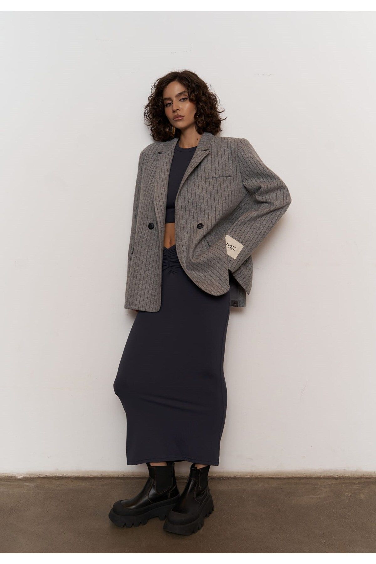 MAİ COLLECTİON Szara marynarka w paski Rosalind
