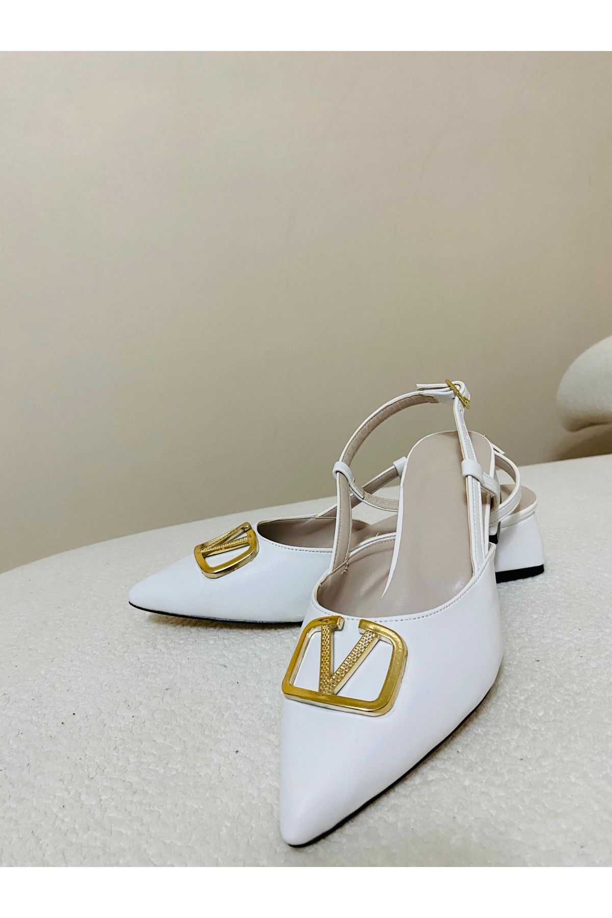 BİRDALİFE WEAR Ten Kadın V Toka Yanı Açık Klasik 3Cm Topuklu Ayakkabı