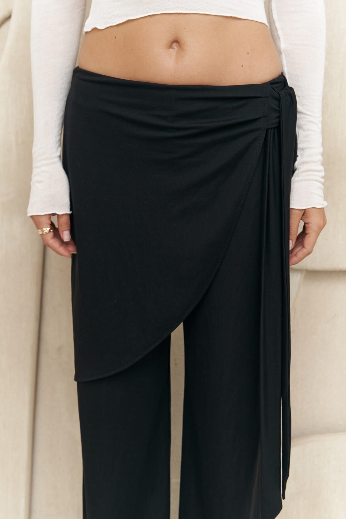 MAİ COLLECTİON-Schwarze zweireihige Hose mit Ember-Schnürung 6