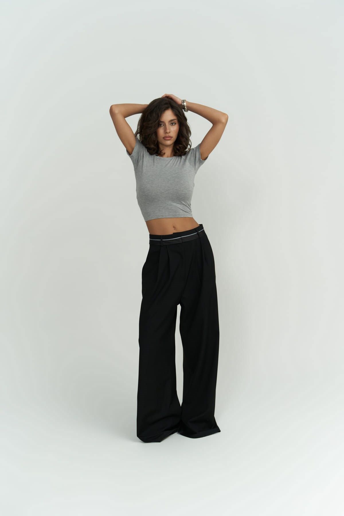 MAİ COLLECTİON-Sivá Crop blúzka s výplňou Perla 4