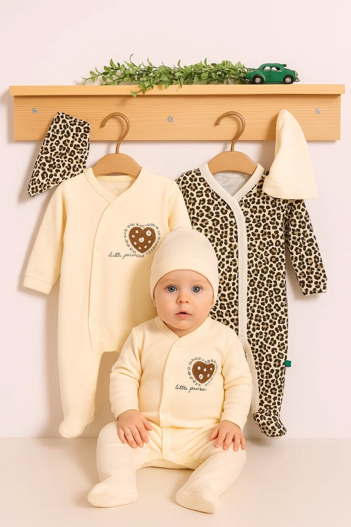 Babydonat Açık Kahve Leopar Desenli Kız Bebek 4'lü Tulum Seti