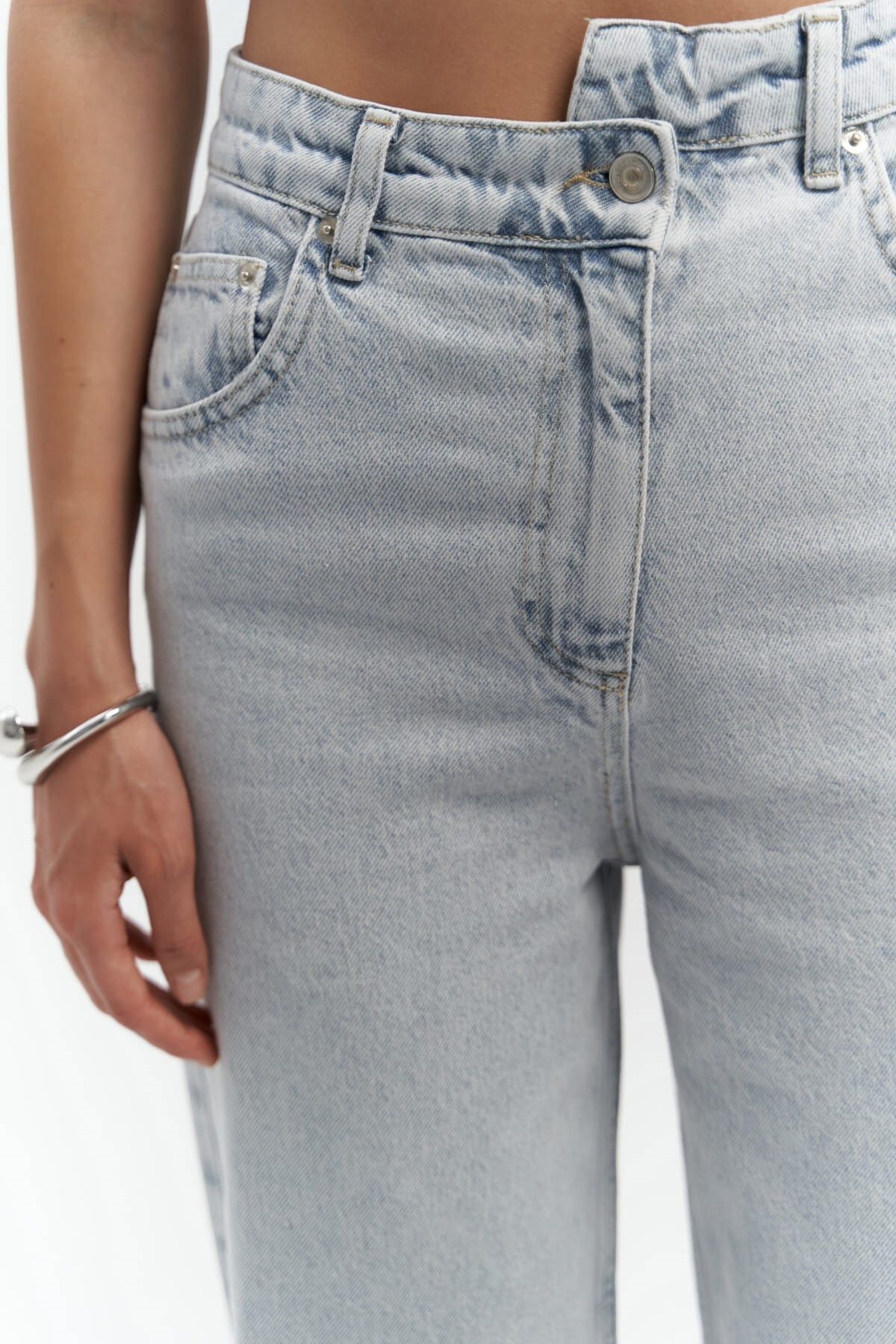 MAİ COLLECTİON-Detail severního pasu Double Ripped Ice Blue Jean 6