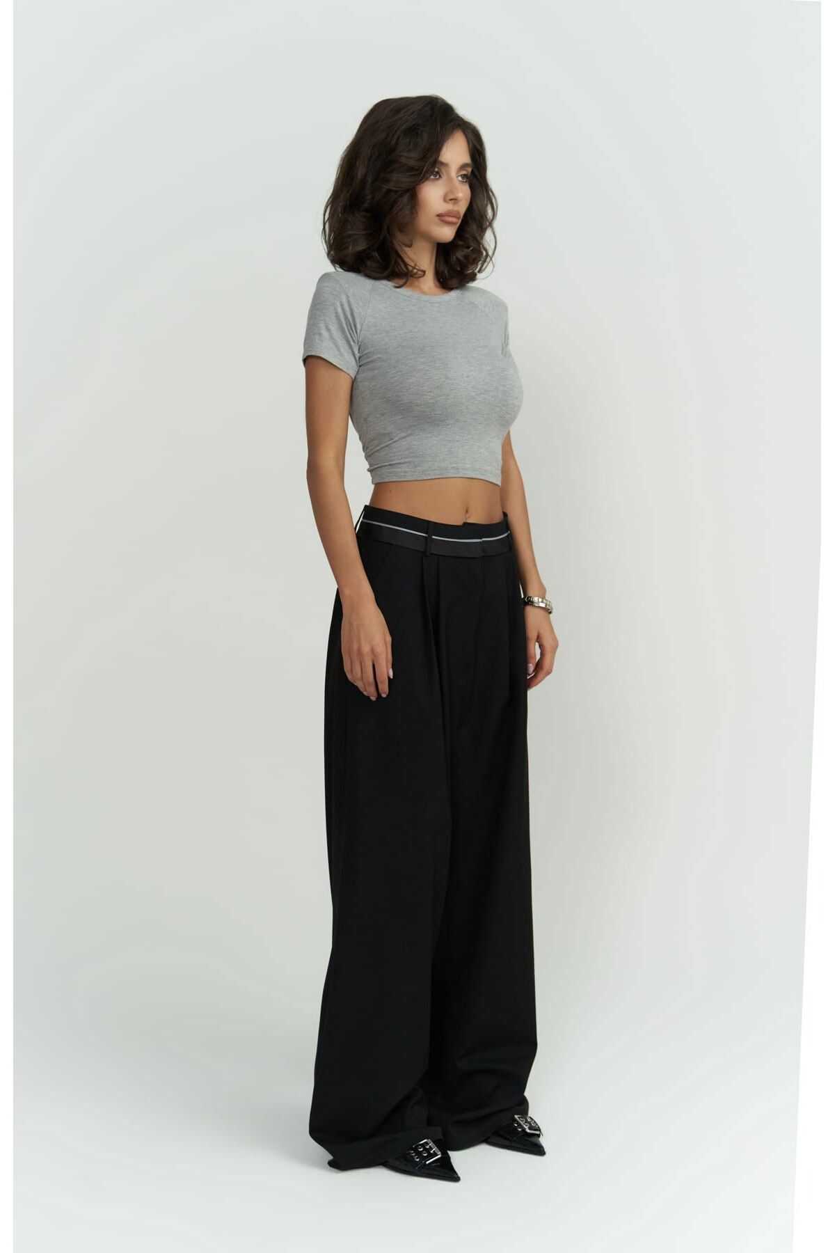 MAİ COLLECTİON-Sivá Crop blúzka s výplňou Perla 2