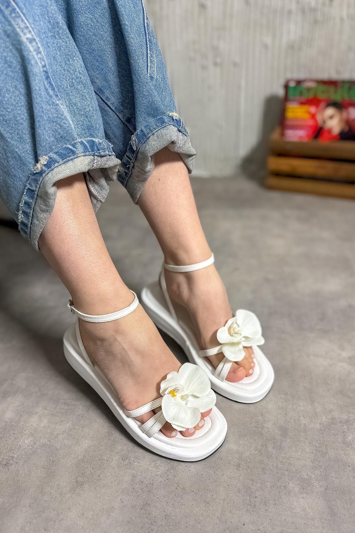 shopcolic 2010 ORKİDE ÇİÇEKLİ MANGO MOD RAHAT KADIN SANDALET