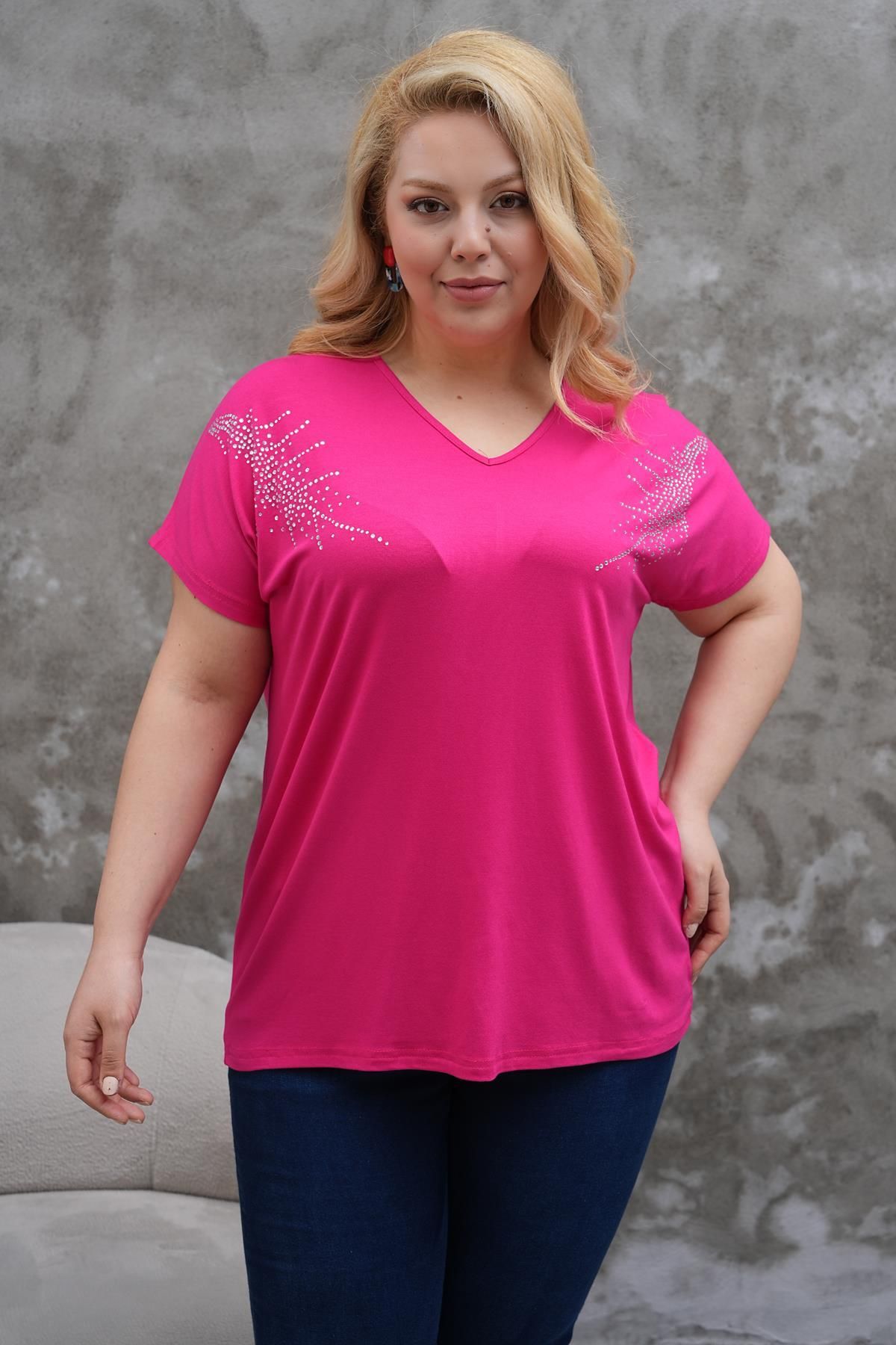 Siyezen Büyük Beden Omuzları Taş Baskılı Oversize Tshirt