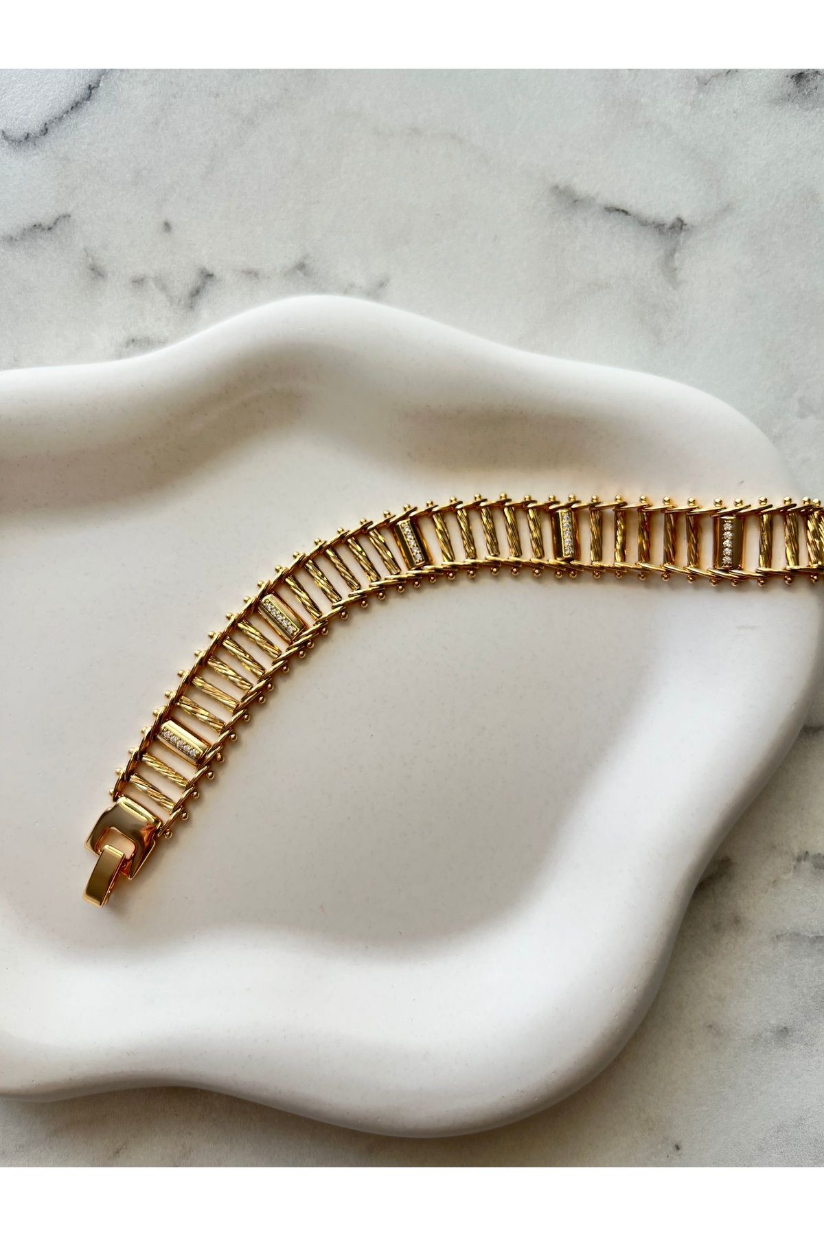 Fam&Co Jewelry Taş Detaylı Altın Renk Modern Tasarım Bileklik