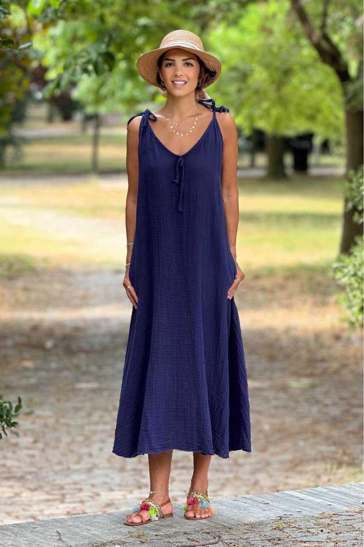 Nevin Kaya Moda Lacivert Renk Askılı Müslin Kumaş %100 Pamuk Elbise