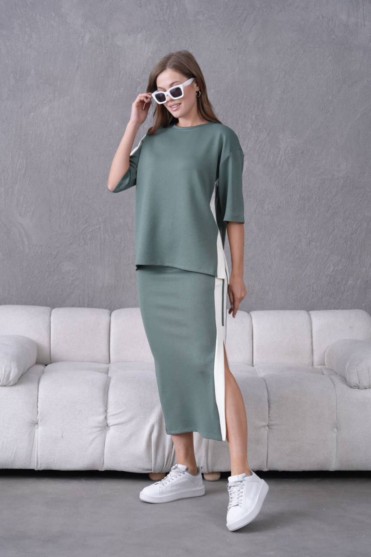Castivo Fashion Kadın Yan Şerit Detaylı Yırtmaçlı İkili Spor Takım