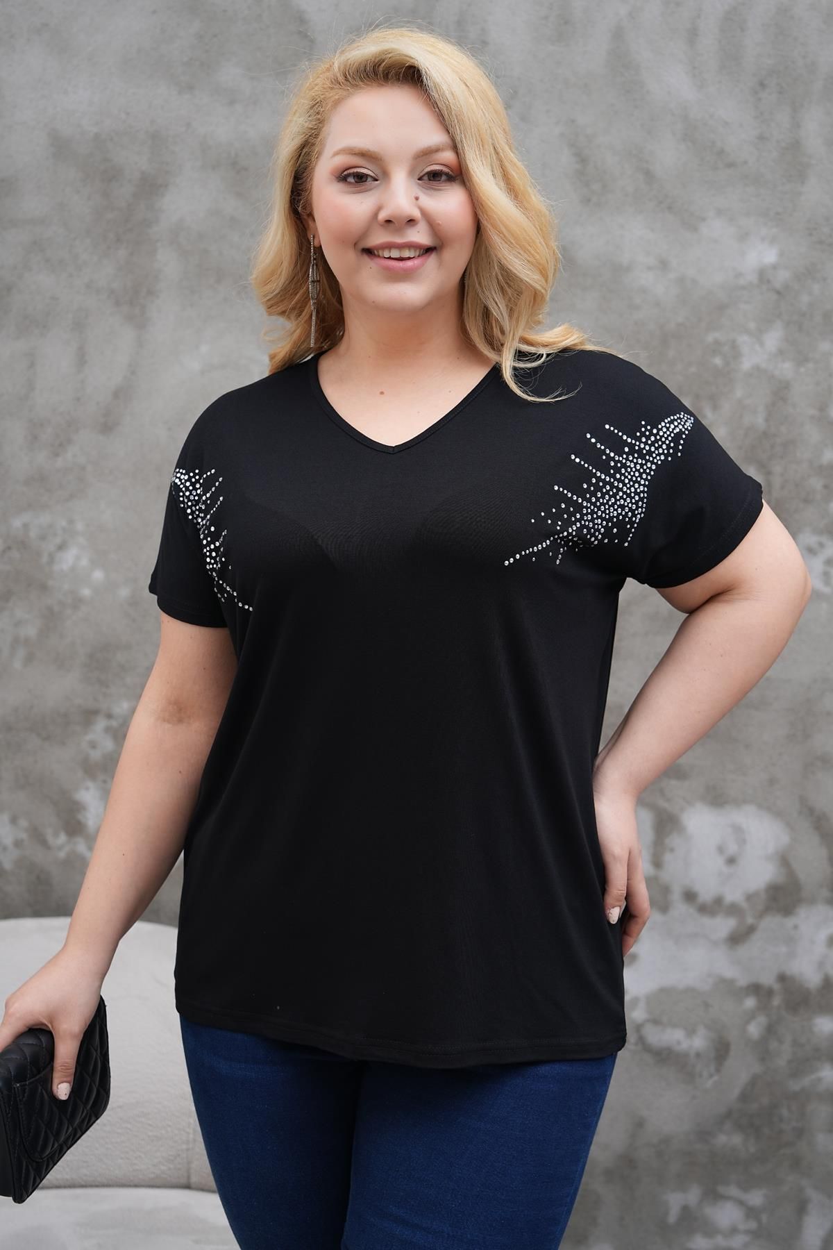 Siyezen Büyük Beden Omuzları Taş Baskılı Oversize Tshirt