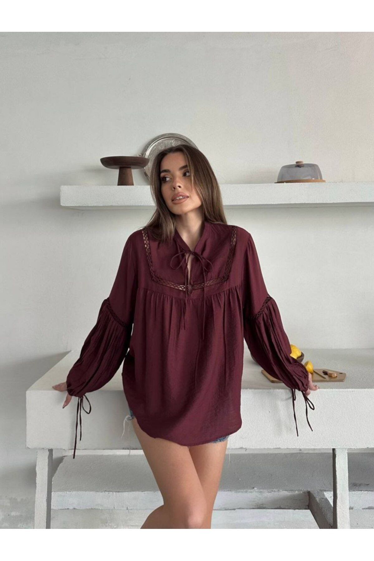 MODA NAKIŞ DETAYLI BLUZ