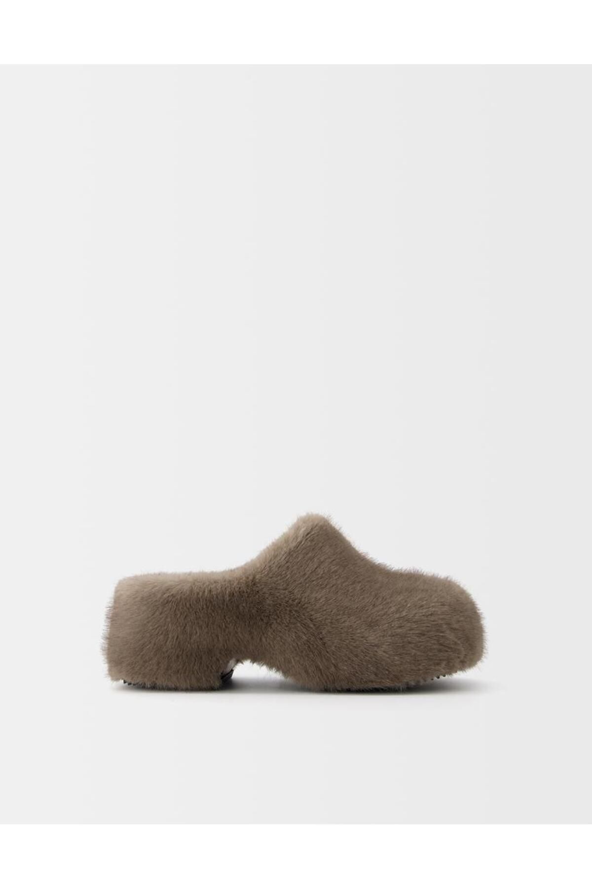 Butic ALLBUCKS BERSH KA SUNİ KURK PELUŞ PLATFORM SABO TERLIK SANDALET ABBRS1031