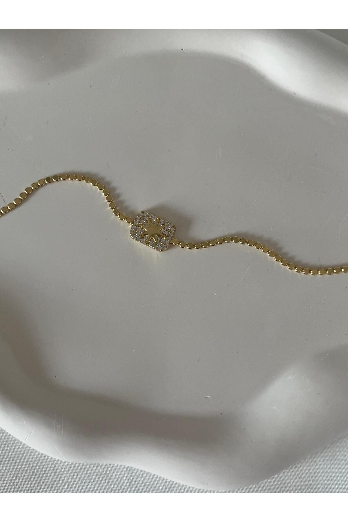 Çelik Gold detaylı zirkon bileklik