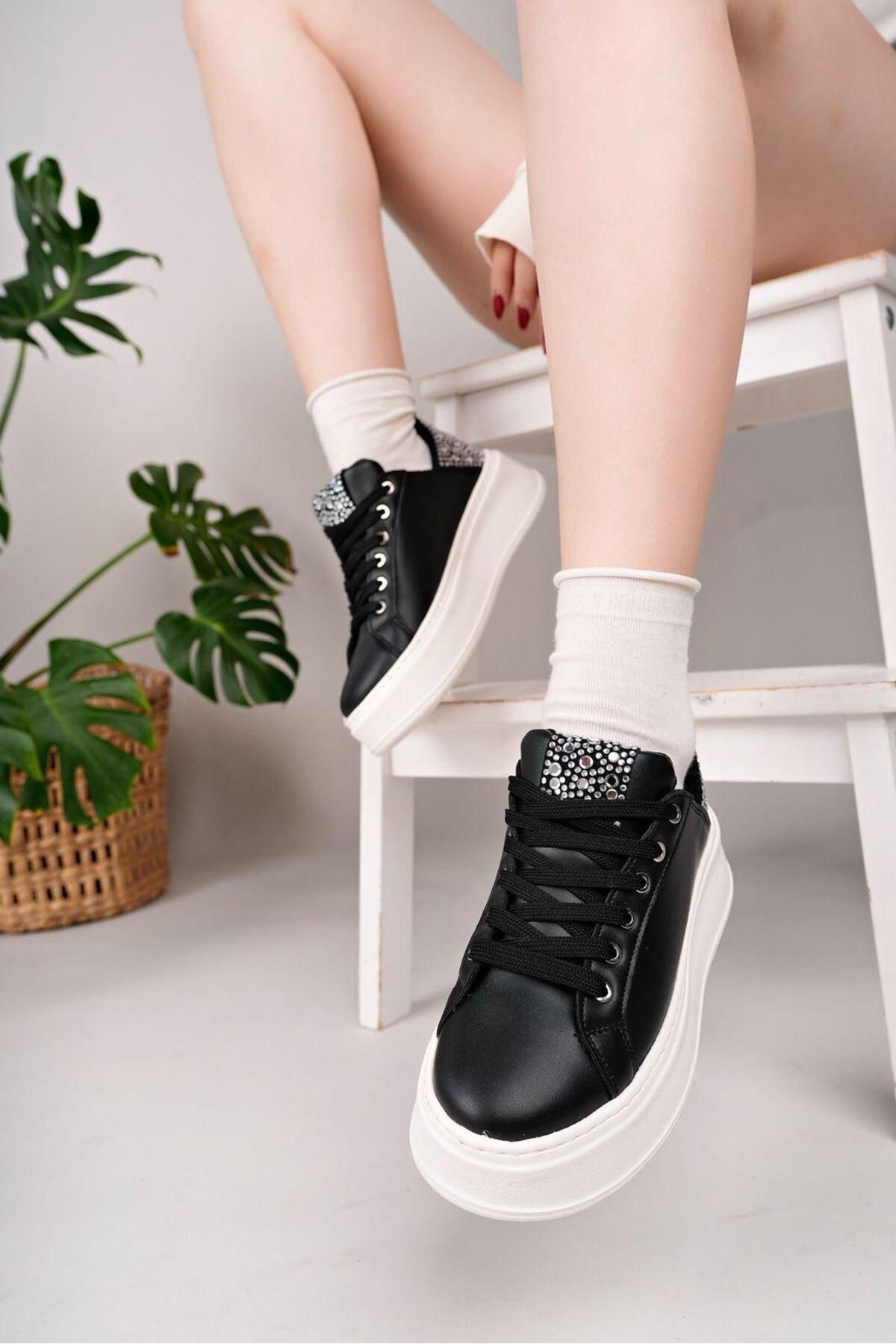 TAYYAR SHOES Kadın Düz Taban Taş Detaylı Rahat Günlük Sneaker