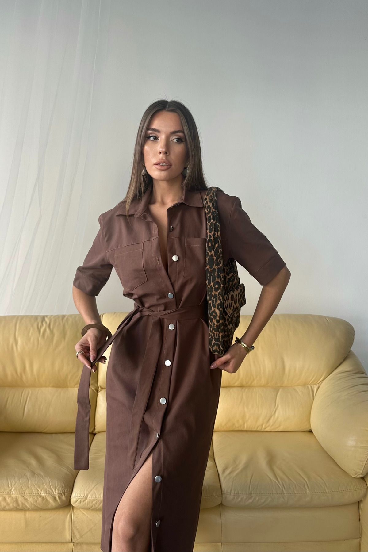 MAGGAZA ÖNDEN DÜĞMELİ KISA KOL ELBİSE - Kahverengi