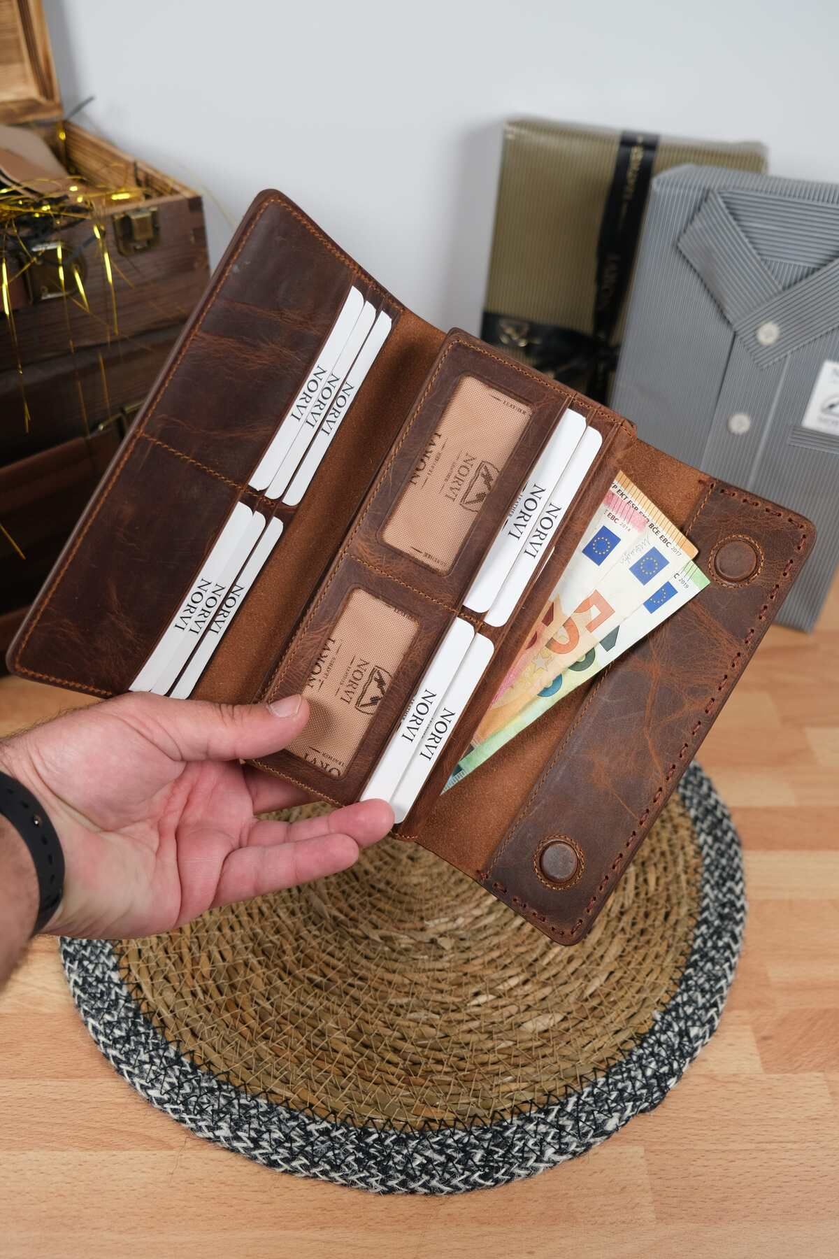 Norvi Leather Saraciye Dikişli Telefon Bölmeli Hakiki Deri Cüzdan Fındık Rengi
