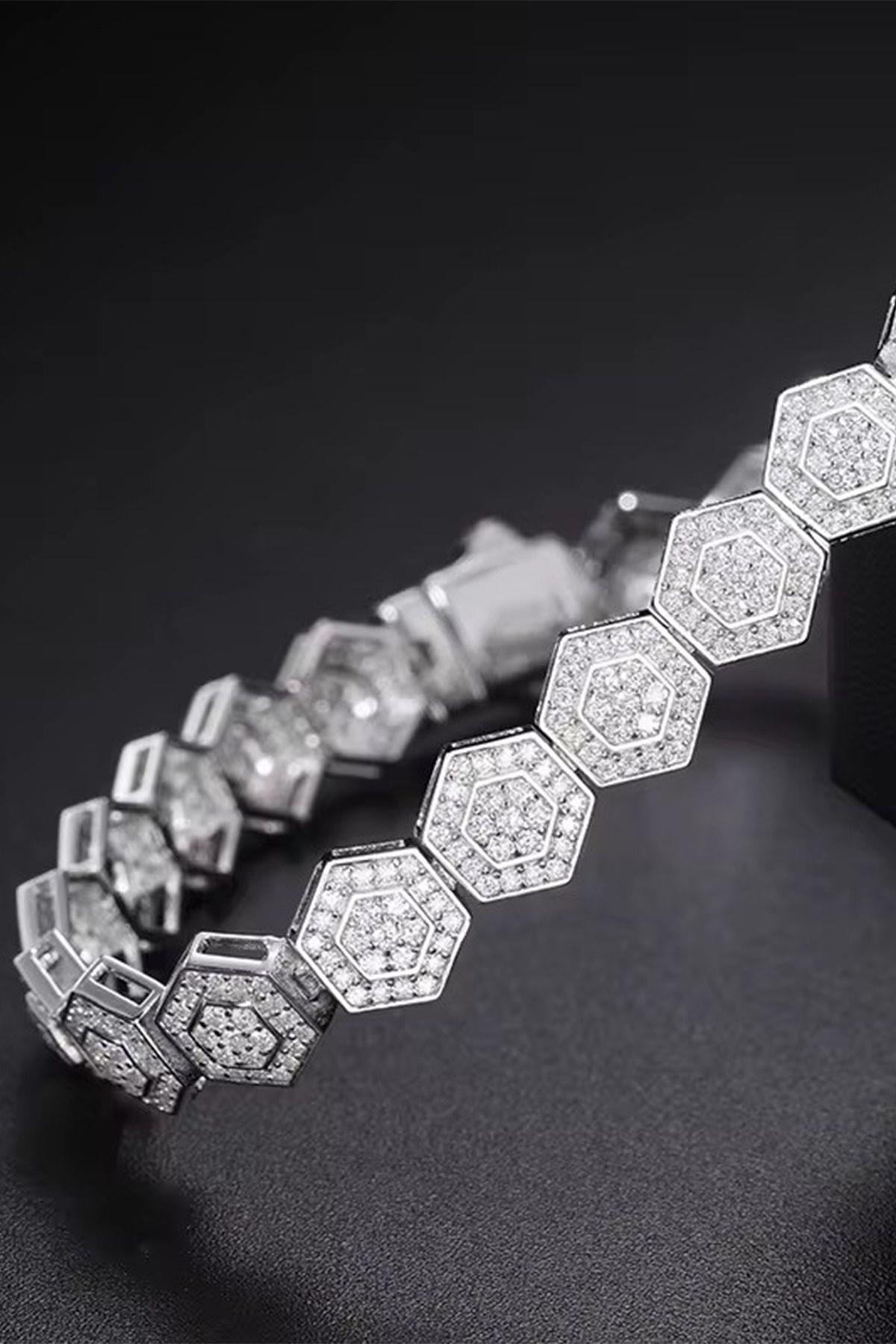 laria jewelry Taşlı Geometrik Bileklik