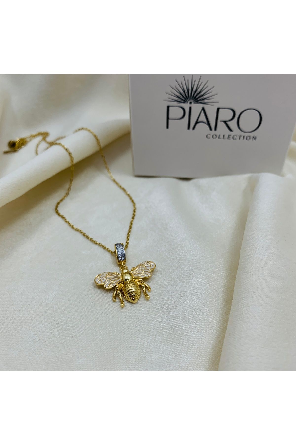 Piaro Collection Arı Figürlü Çelik Kolye