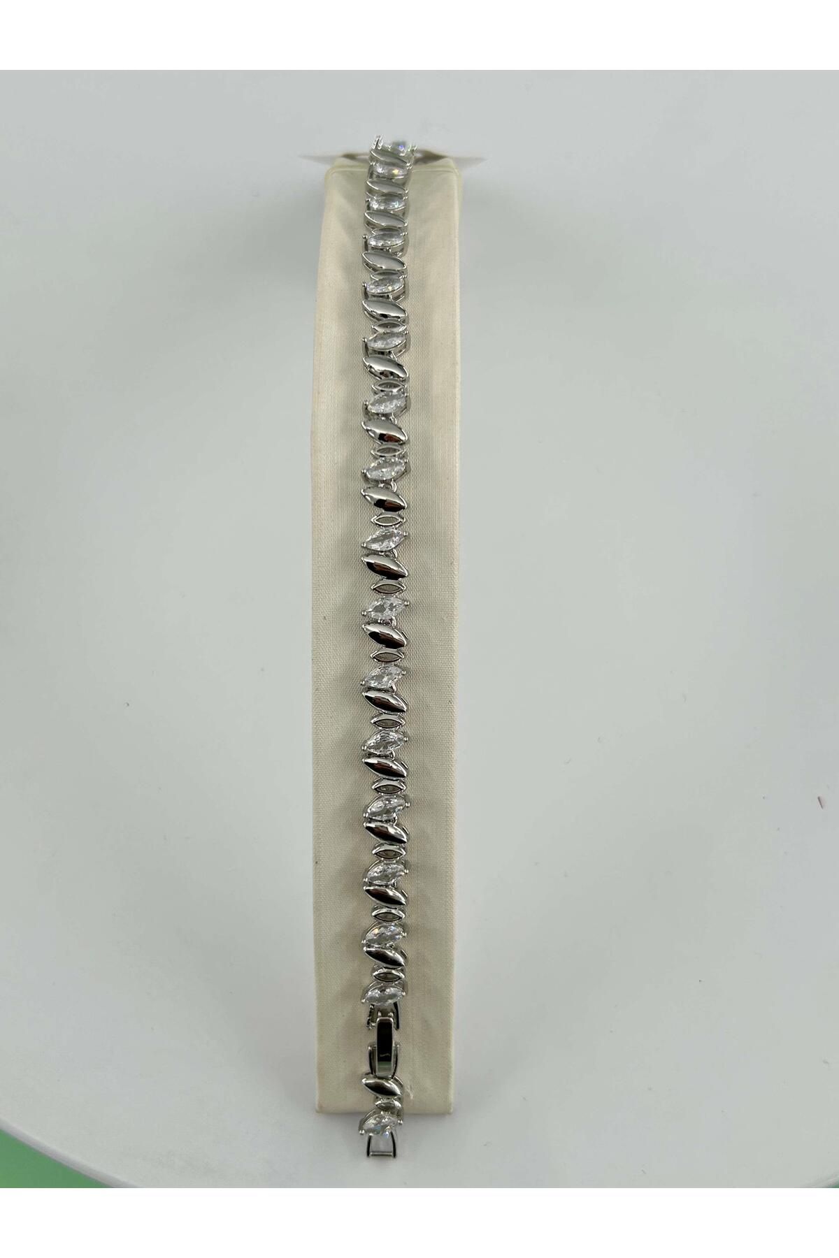 miyle VIP Silver Bileklik // BILEK-4698