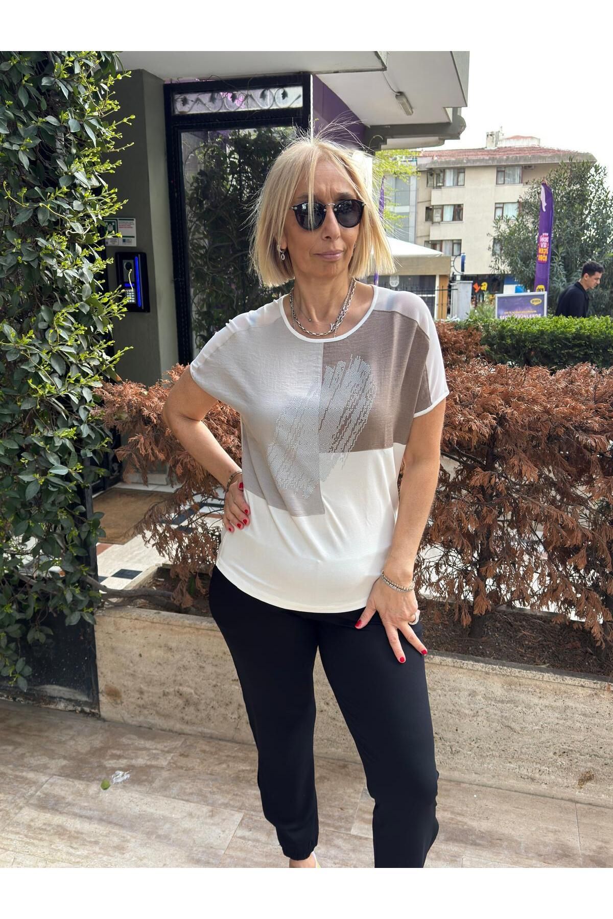 DAIDO Üç Parçalı Taş Baskılı Tshirt