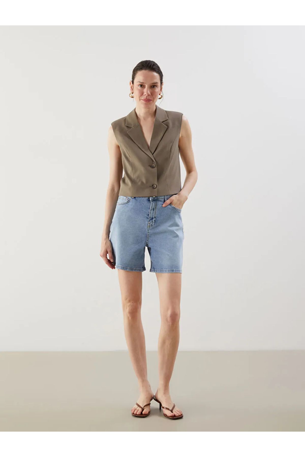 LC Waikiki LCWAIKIKI Classic Mavi Dar Fit Kadın Jean Şort