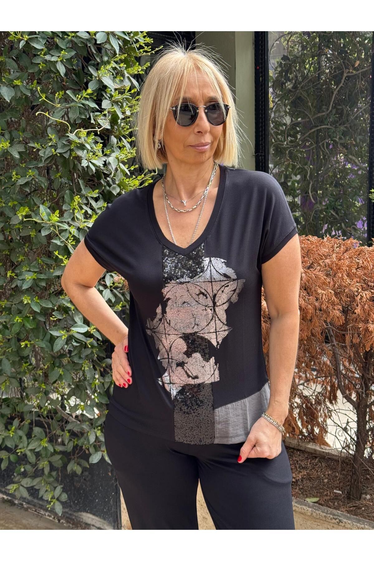 DAIDO Önü Payetli Tshirt