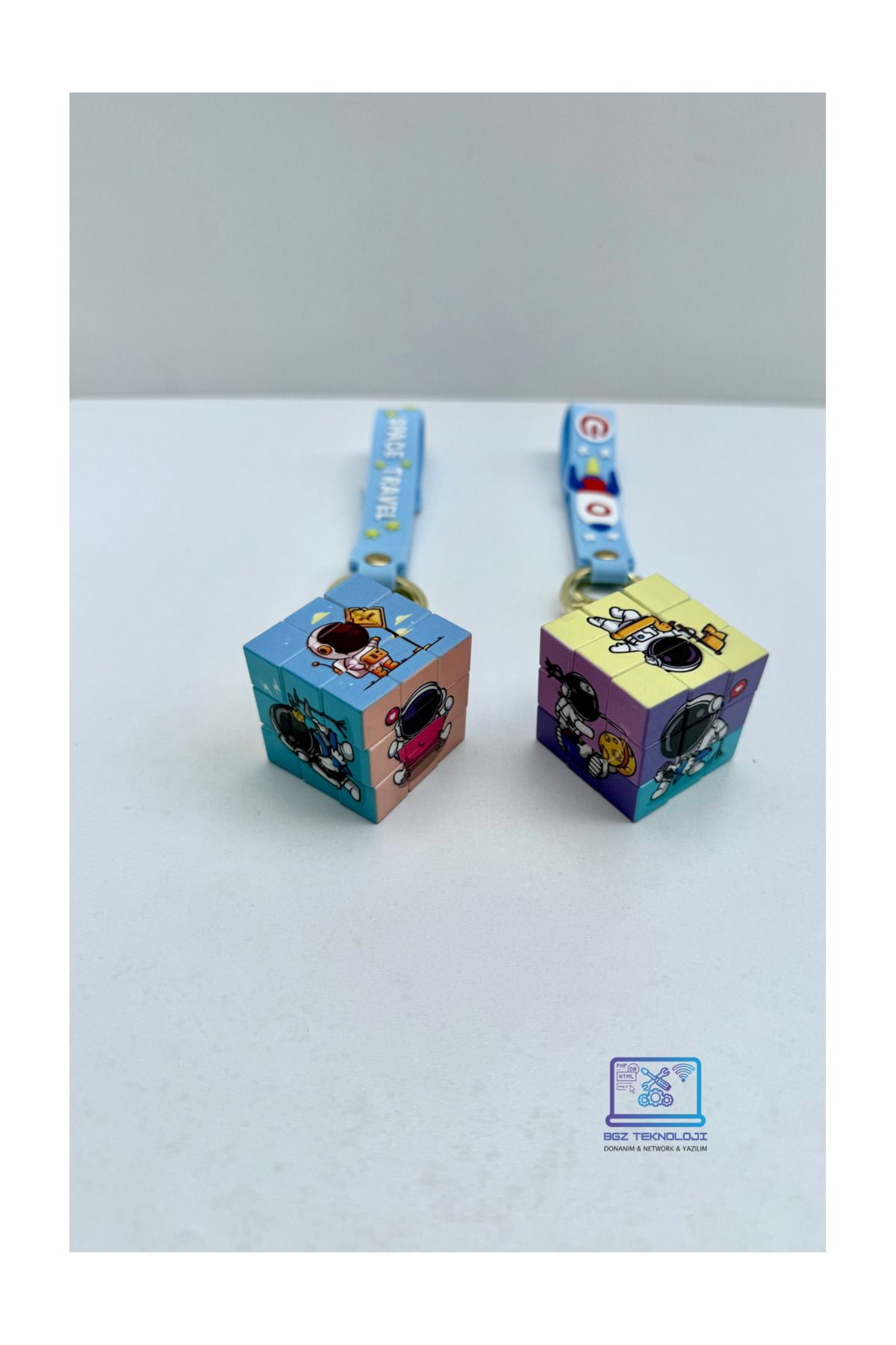 bgz butik Rubik Küp Şeklinde Anahtarlık – 10 Farklı Model