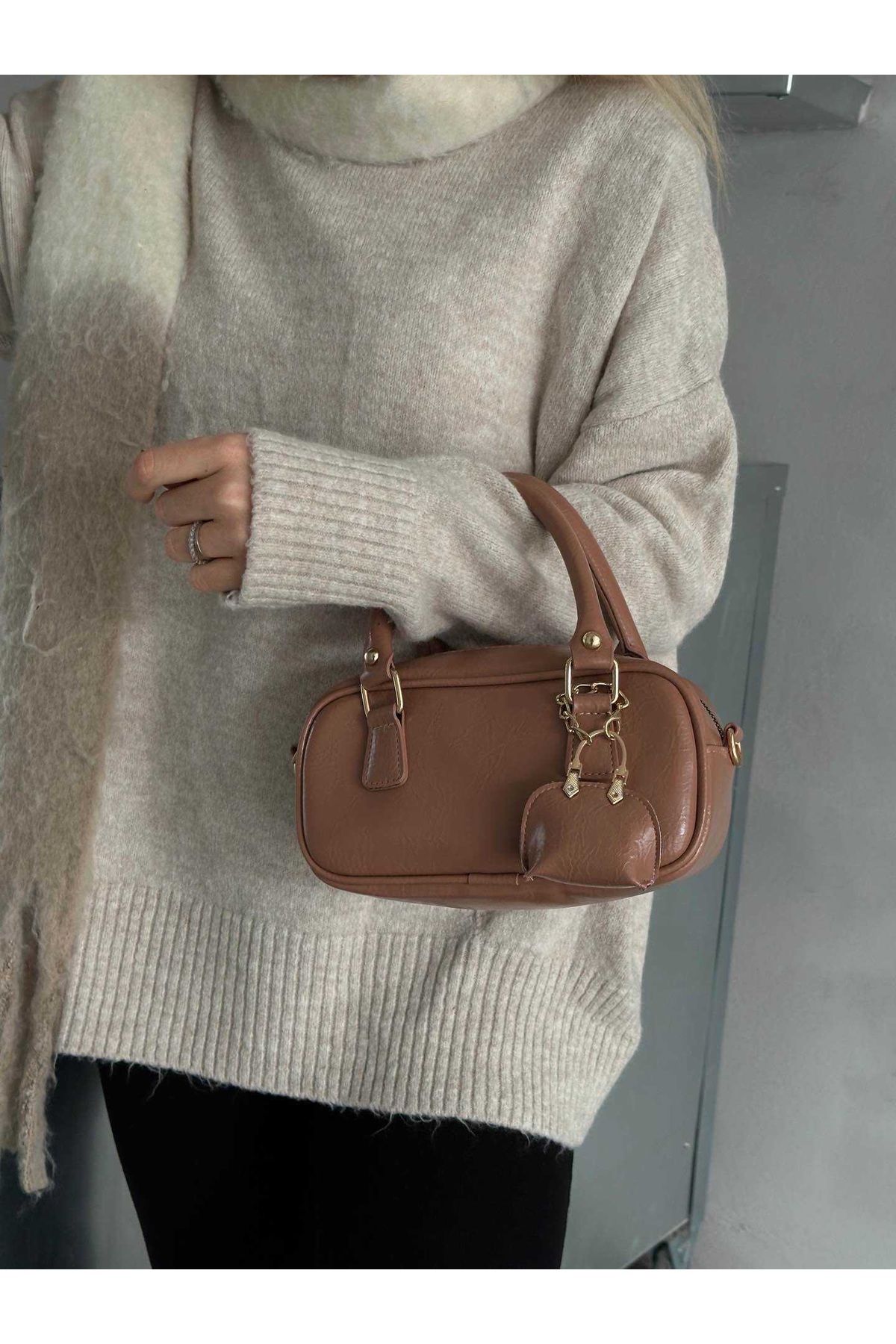 Assia Atelier Kadın Gold Aksesuarlı Mini Cüzdan Detaylı El ve Omuz Çantası