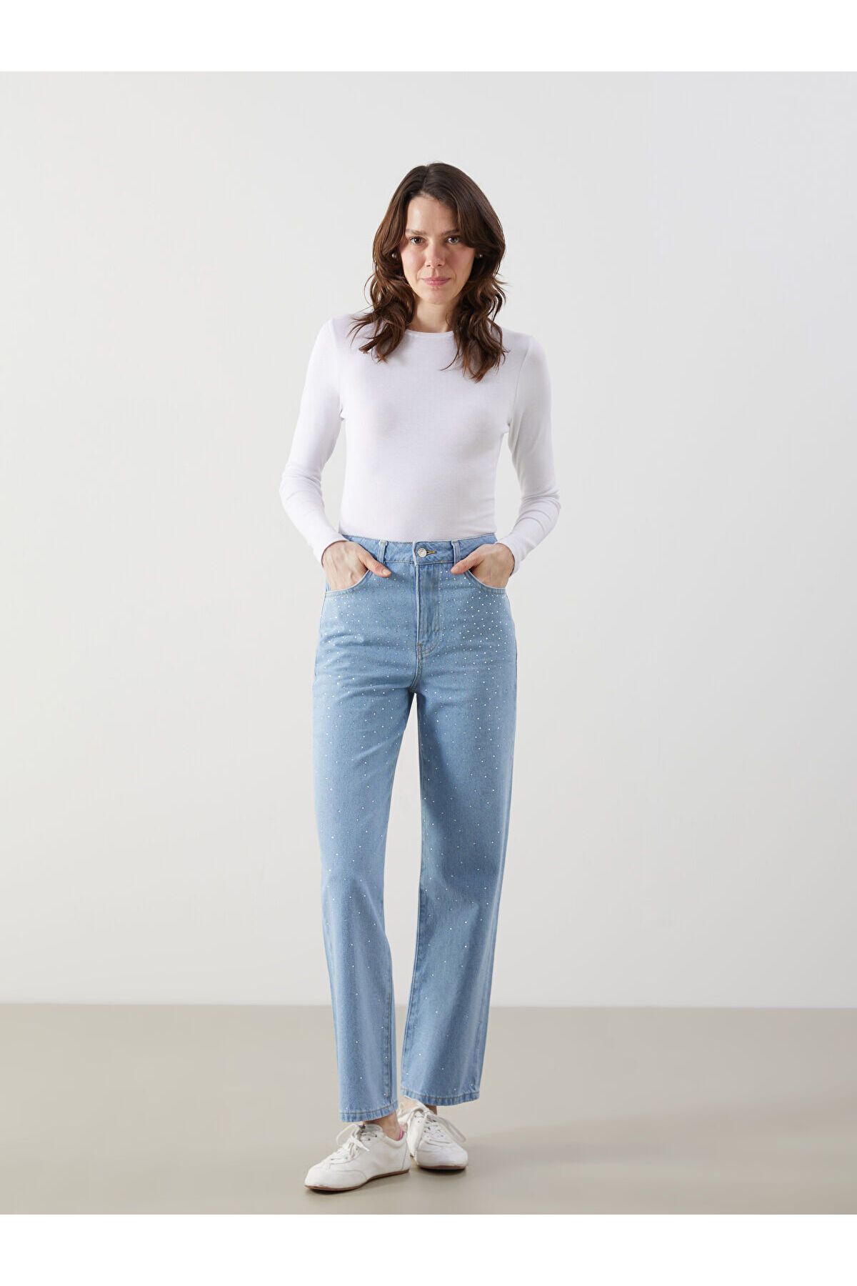 LC Waikiki Taşlı Straight Fit Kadın Jean Pantolon