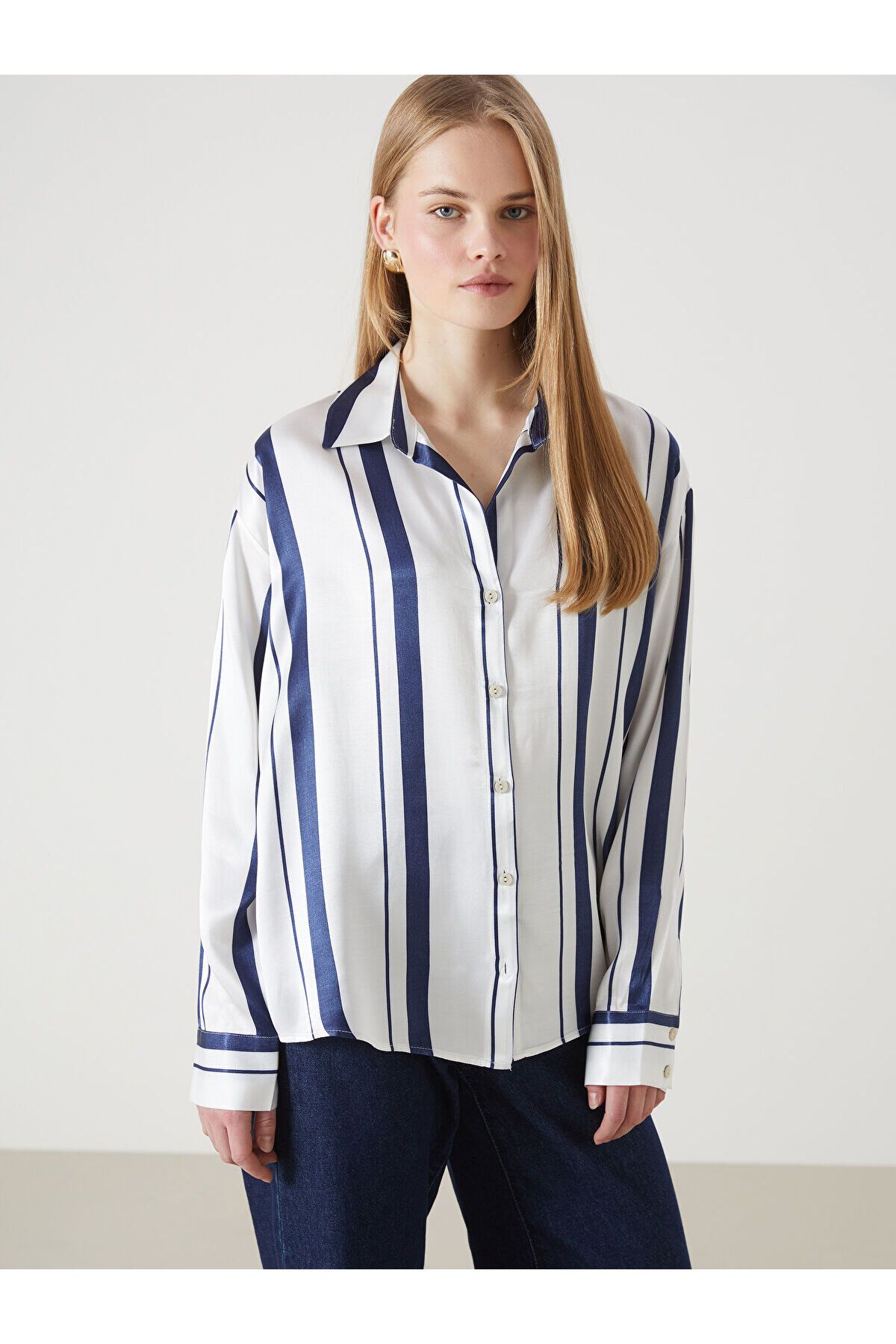 LC Waikiki Renk Bloklu Oversize Saten Kadın Gömlek