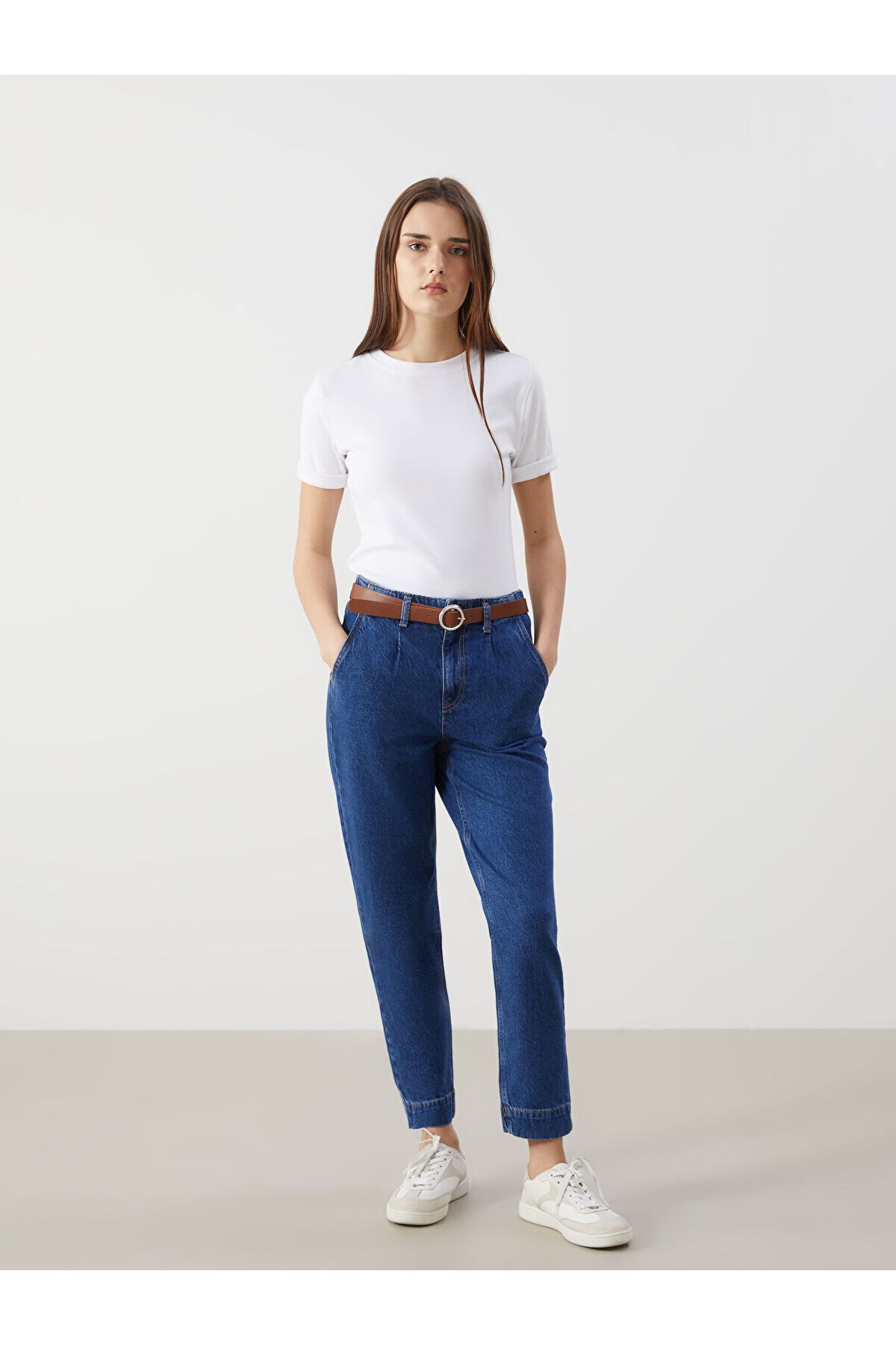 LC Waikiki Beli Kemerli Mom Fit Kadın Jean Pantolon