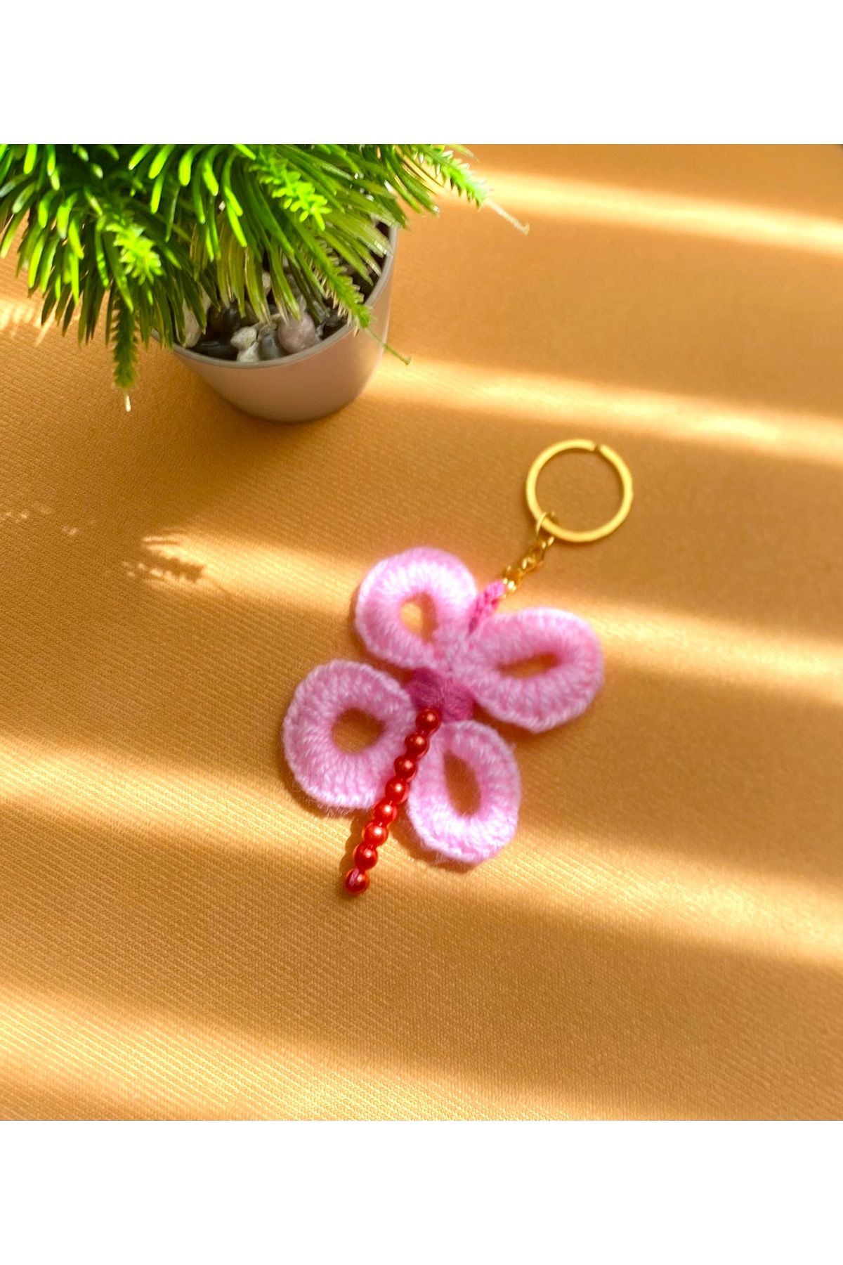 mahurdan el emeği Boncuklu pembe kelebek hediye el emeği anahtarlık
