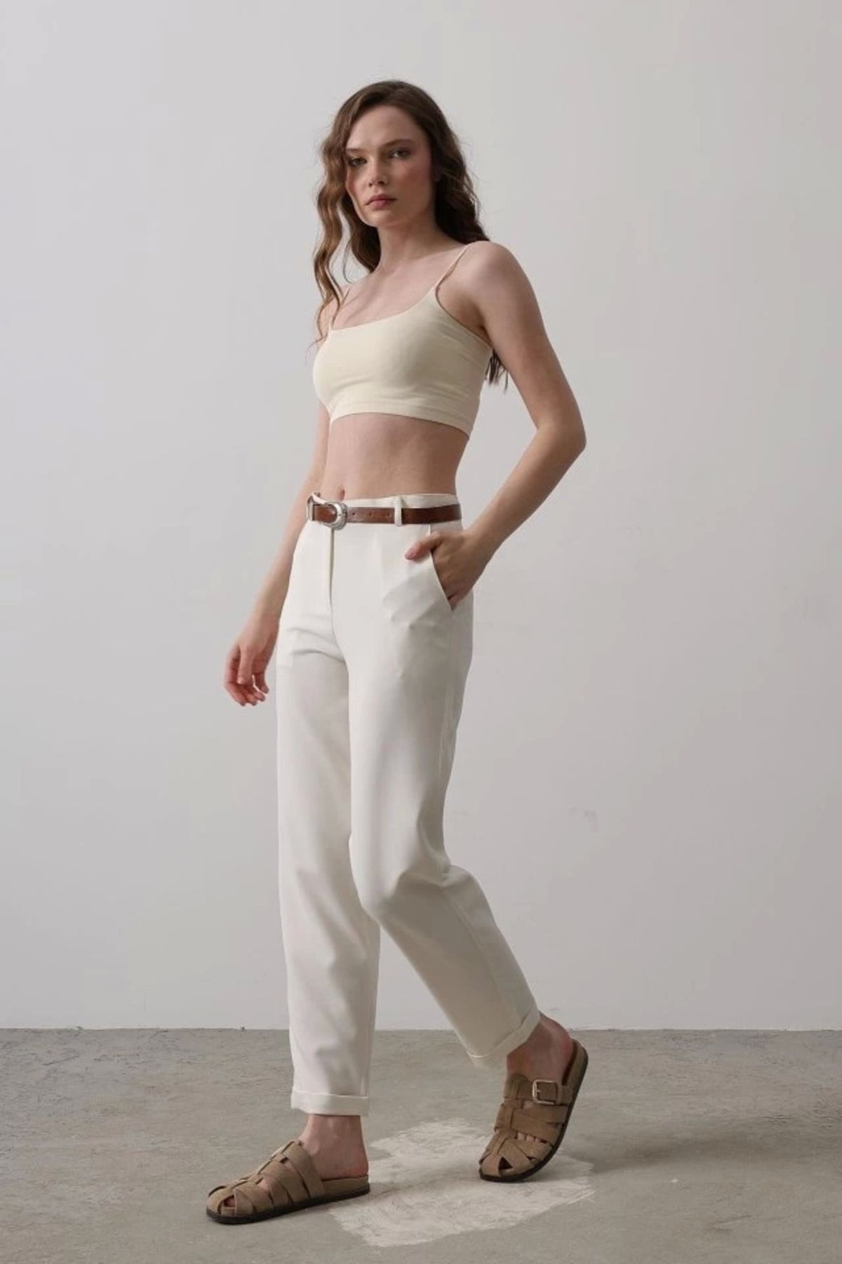 Butik Kemerli Havuç Pantolon - Ekru