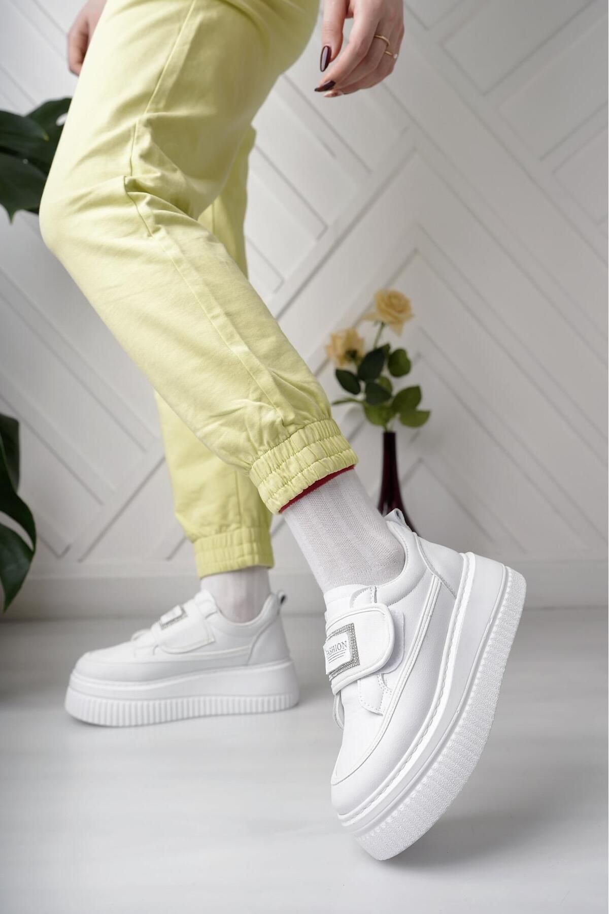 Nesil Shoes Dvm 1111 Beyaz Cırtlı Kalın Taban Kadın Sneakers