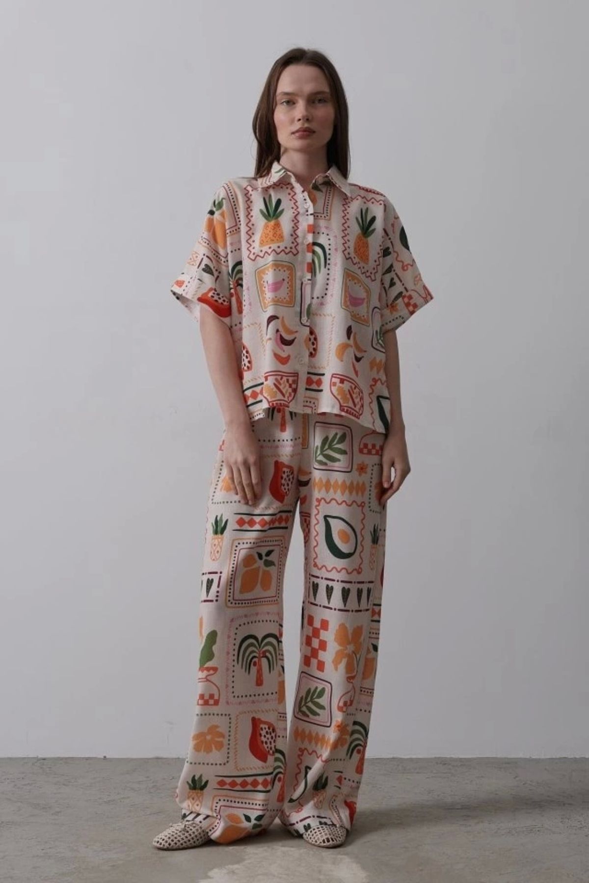 Butik Baskılı Kısa Kol Pantolon Takım - Taş-Oranj