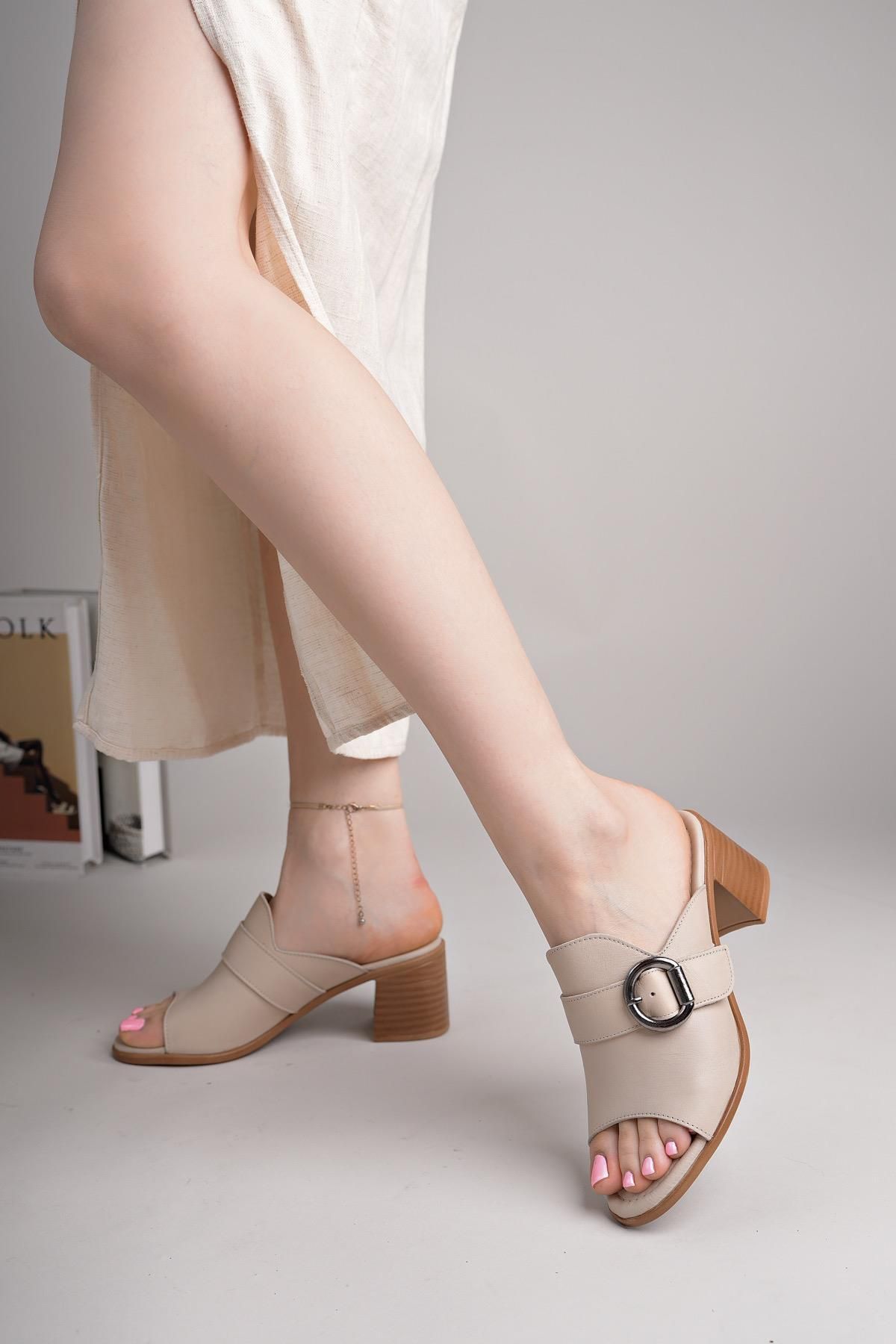 Nesil Shoes MyShoes 2050 Bej Hakiki Soft Deri Kadın Tokalı Terlik