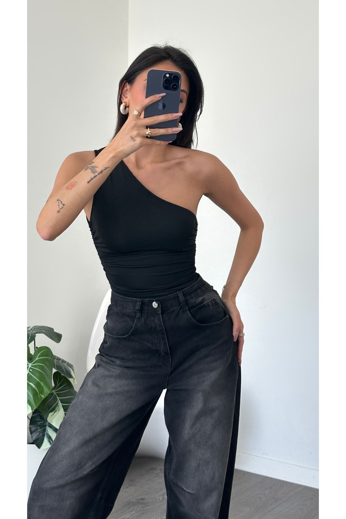 MAT BUTİK Siyah Tek Omuzlu Basic Bluz