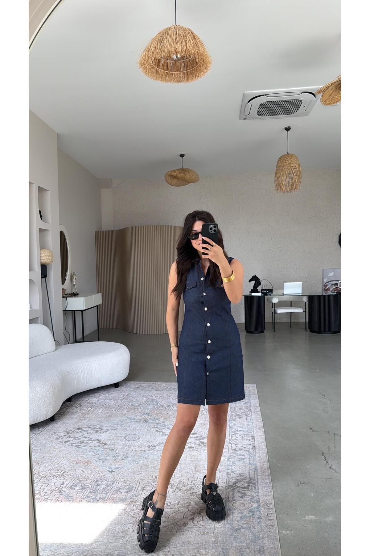 Buket Teke Gümüş Düğmeli Likralı Yakalı Denim Elbise